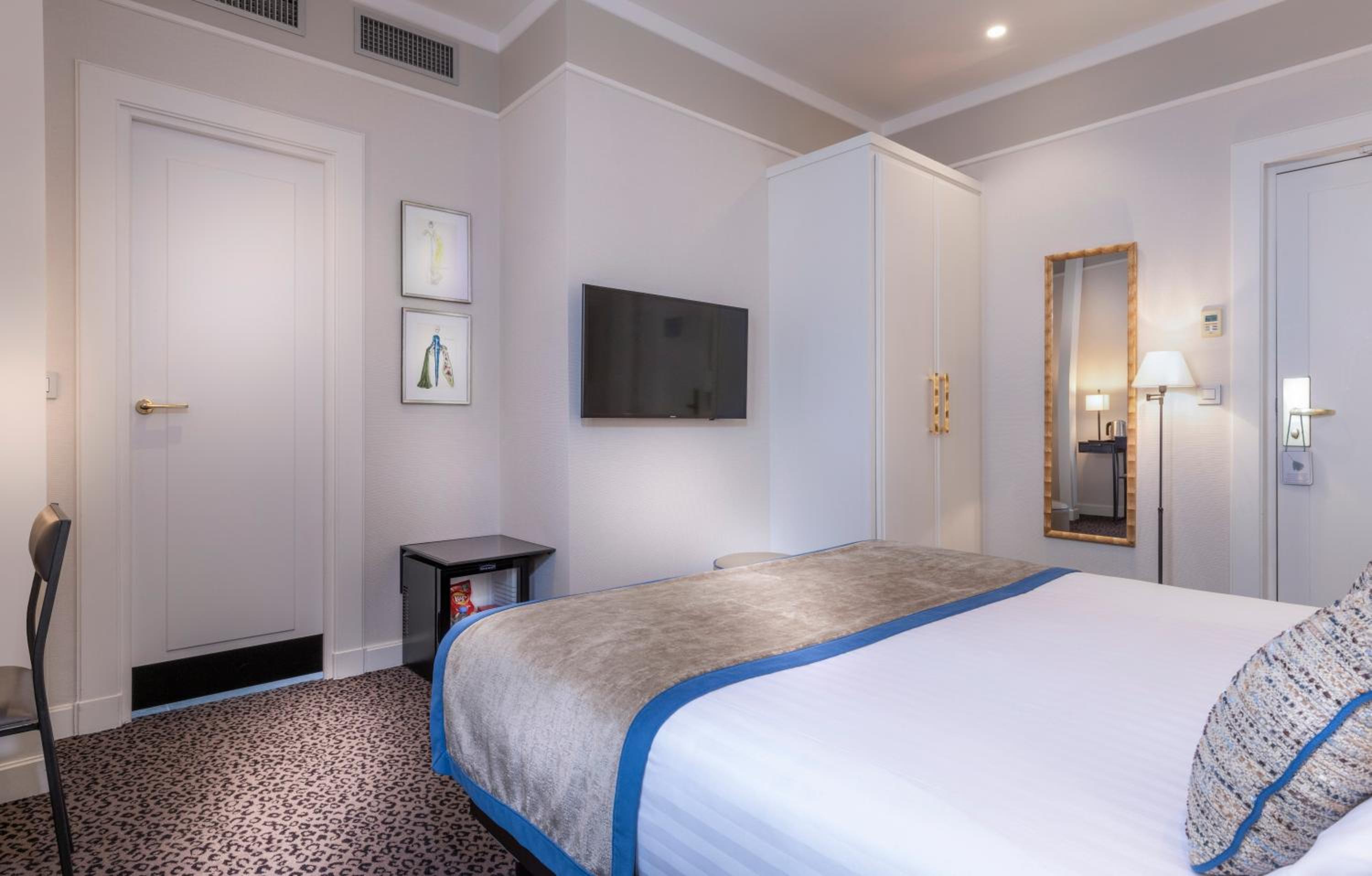 Superior Room with Bath photo 3