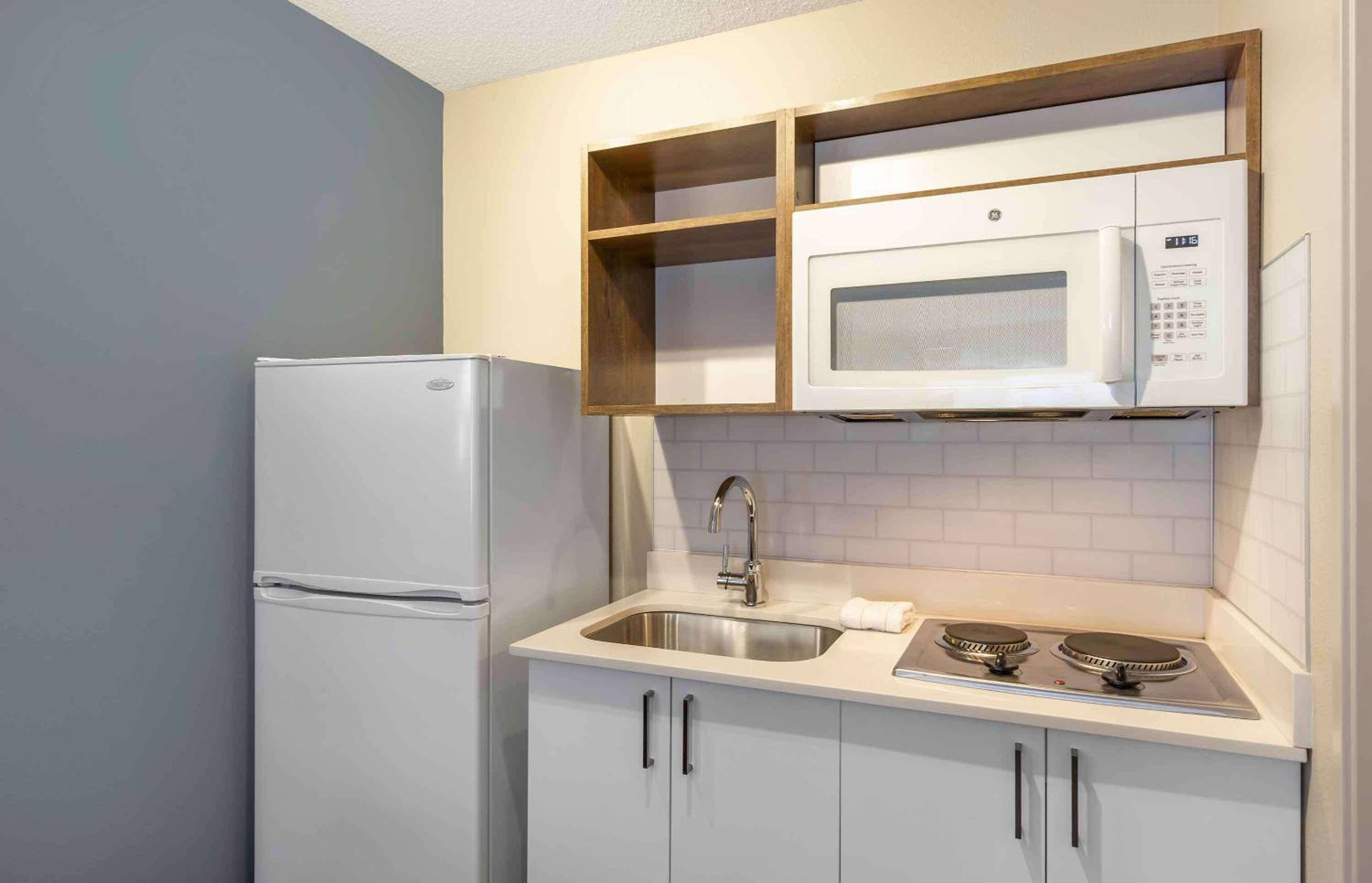 Studio with Two Double Beds - Non-Smoking - Photo 11