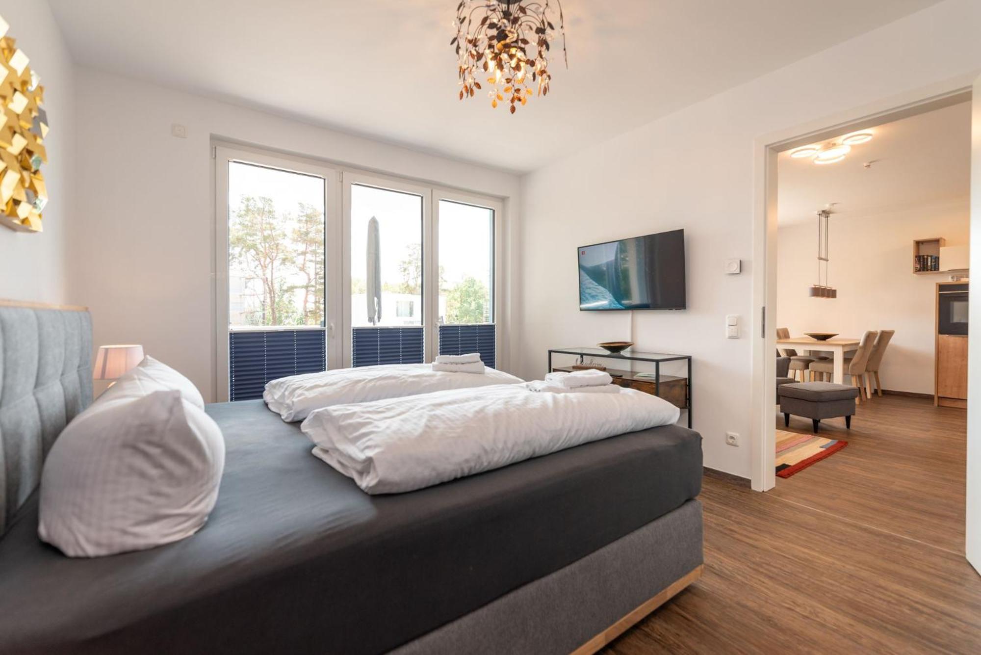 One-Bedroom Apartment with Balcony photo 3