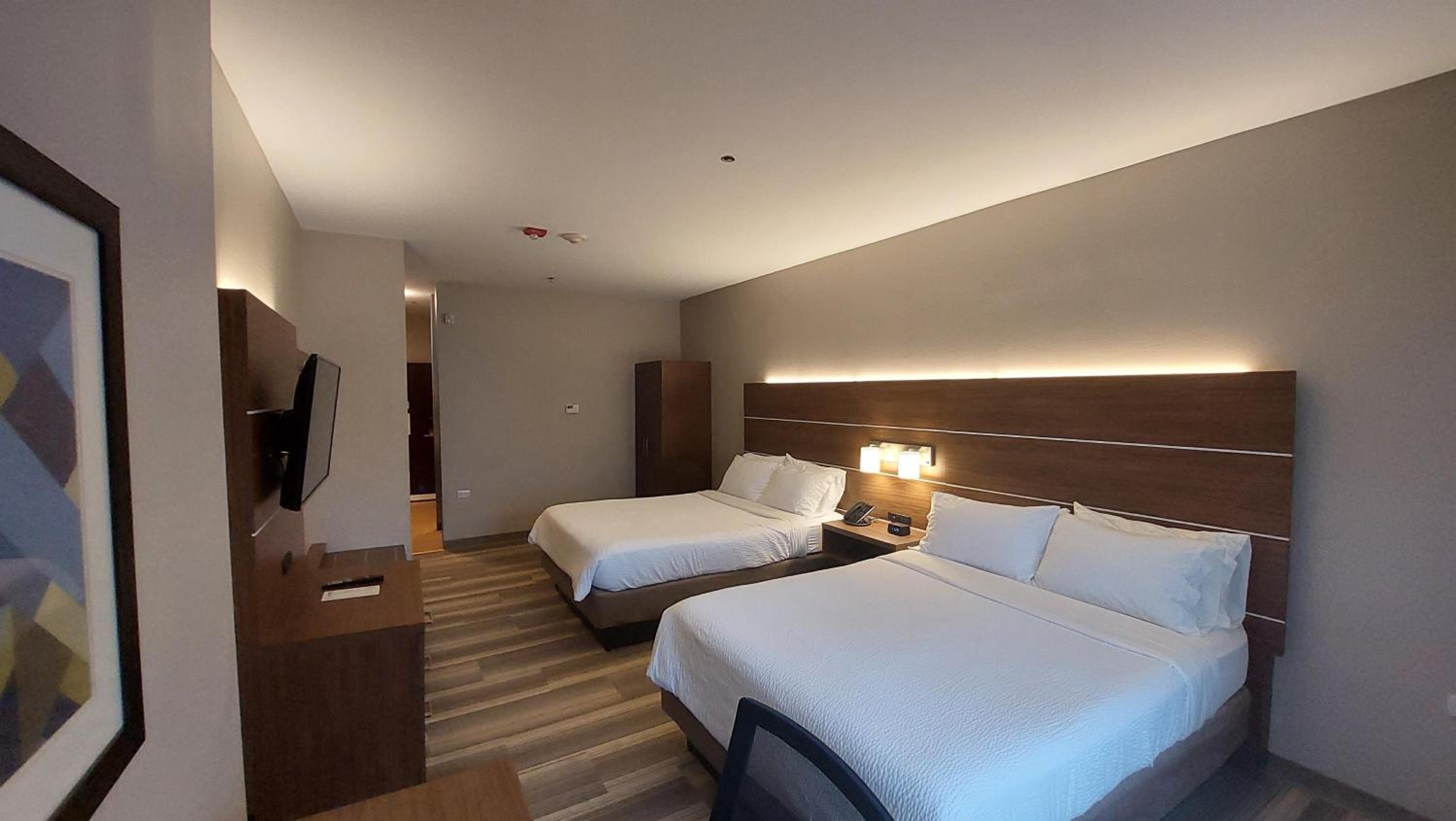 Queen Room with Two Queen Beds - Hearing Accessible/Non-Smoking