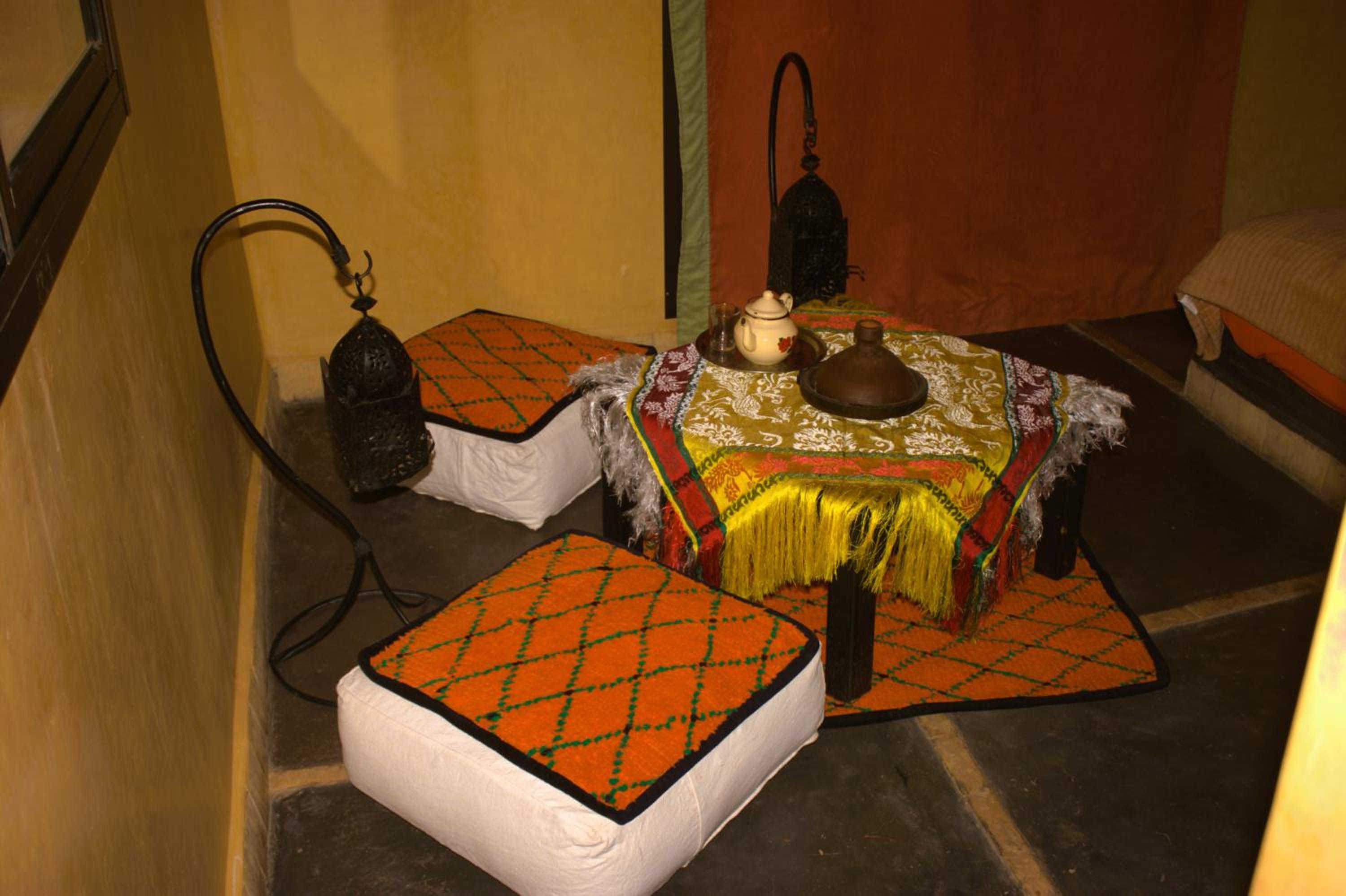Deluxe Double Room with Balcony - Photo 8