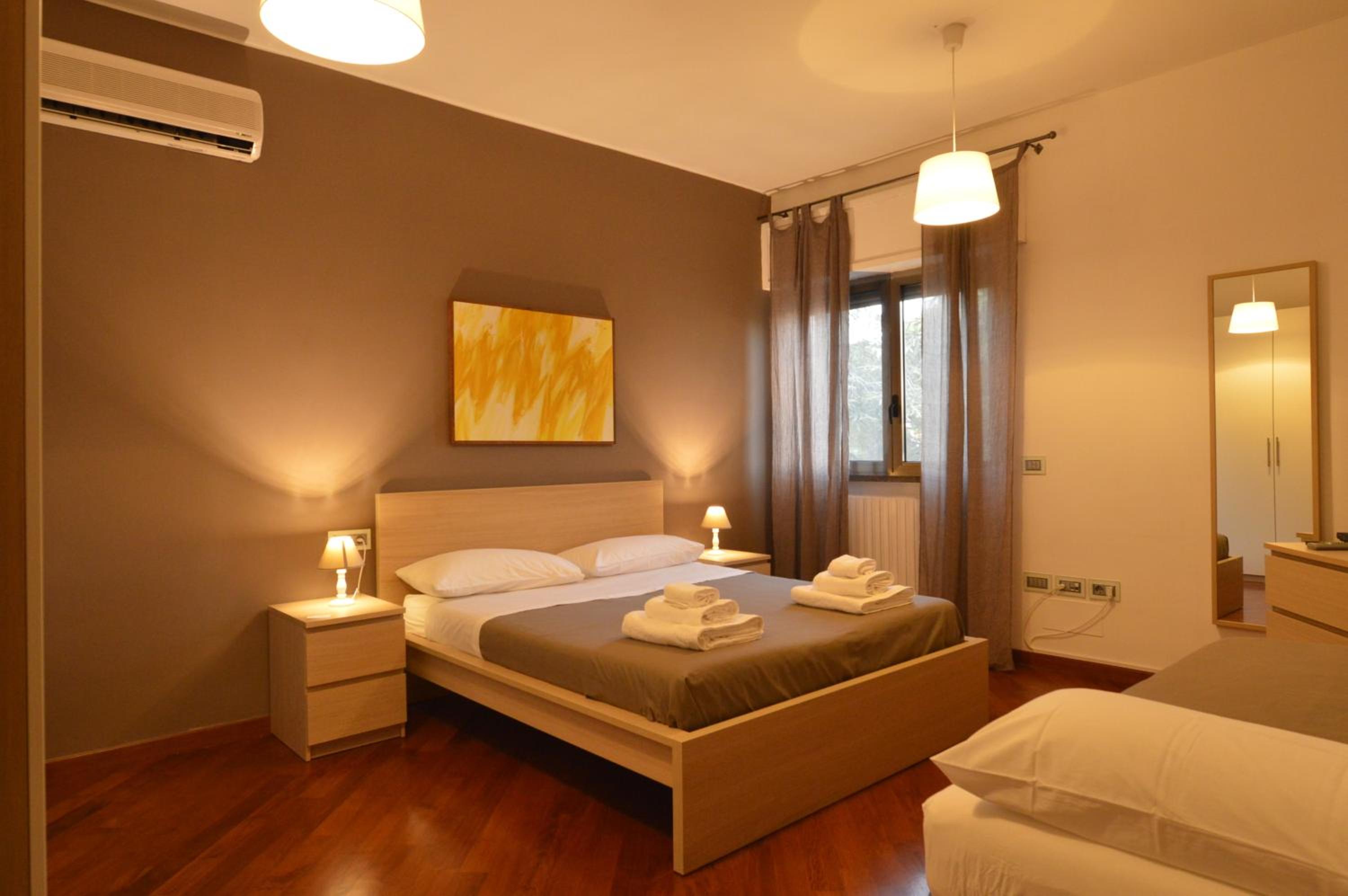 Deluxe King Room photo 3