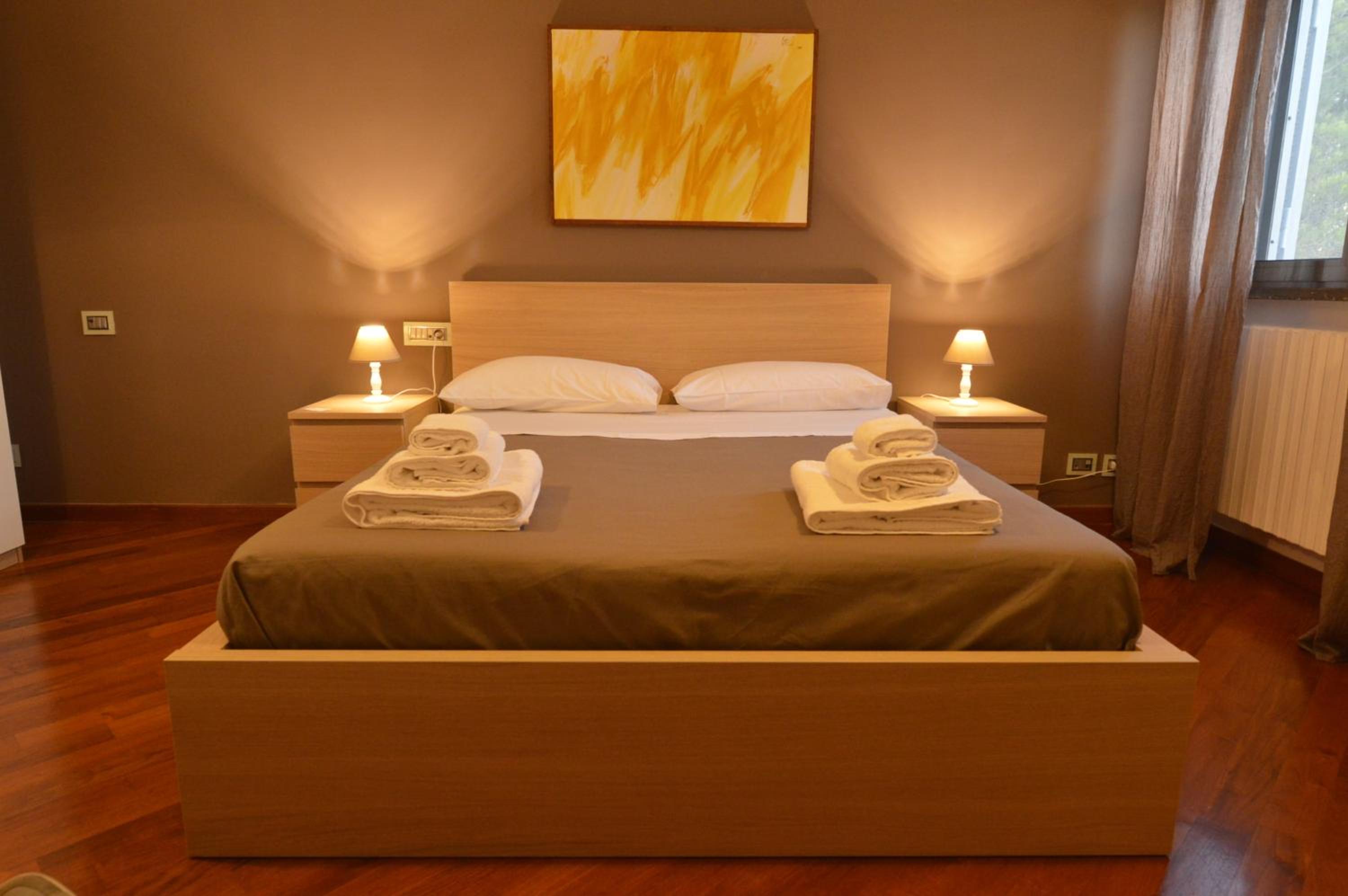 Deluxe King Room photo 2