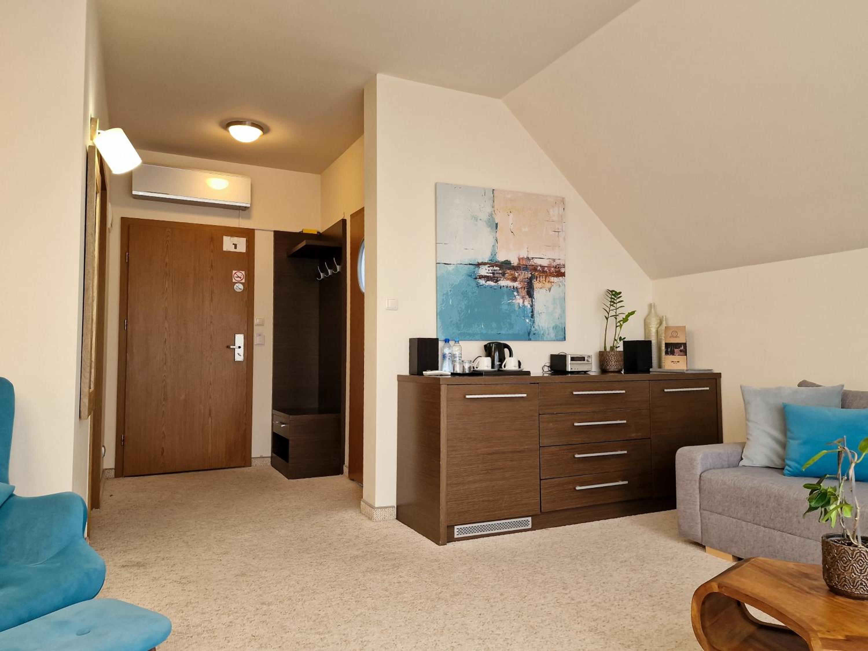 Apartment photo 1