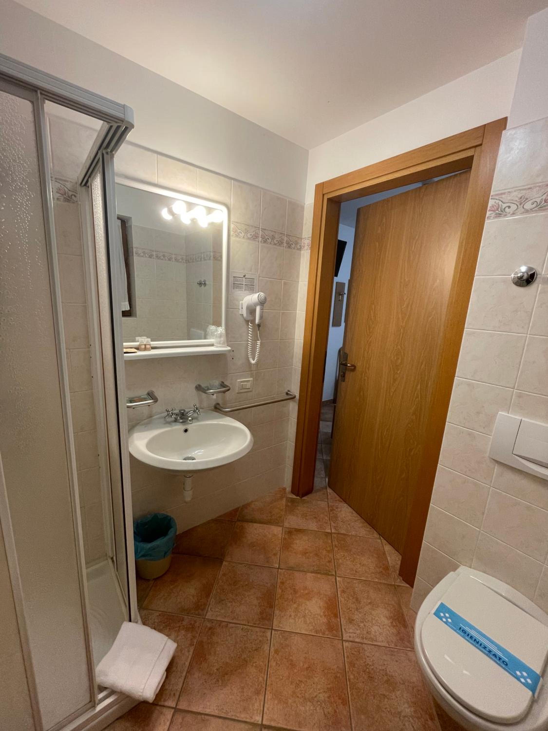 Classic Quadruple Room photo 3