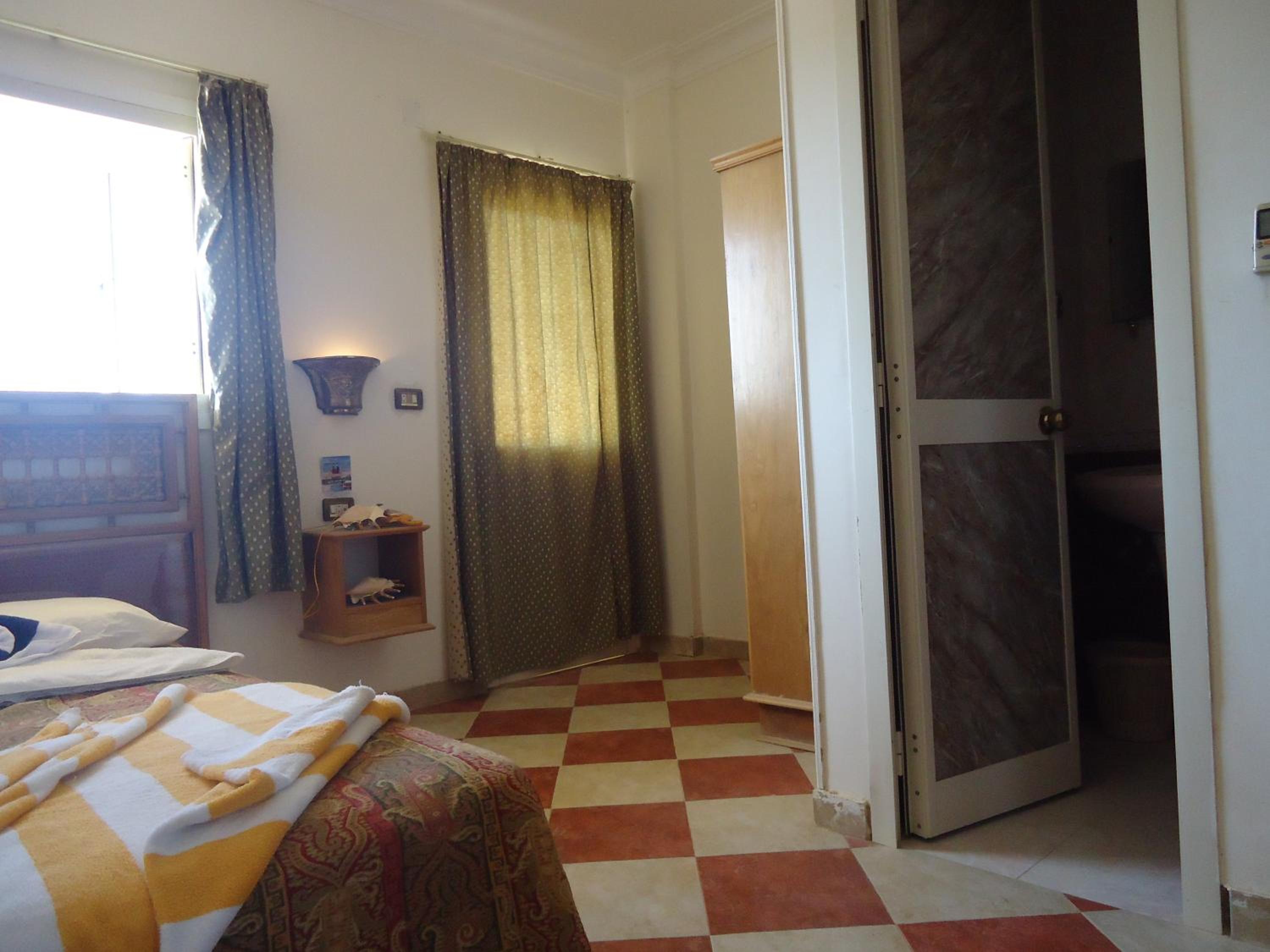 Double Room - Photo 6
