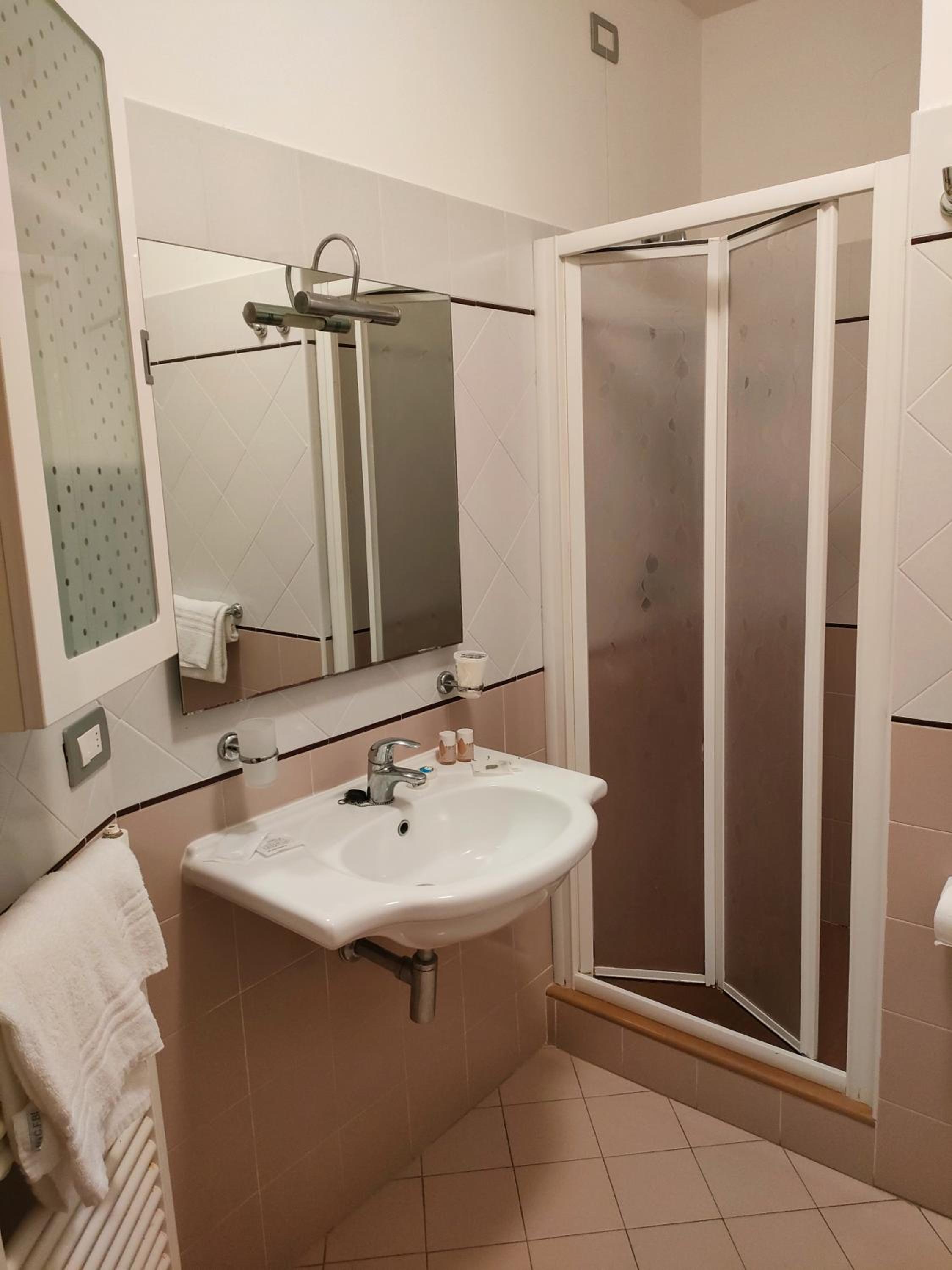 Double or Twin Room photo 3