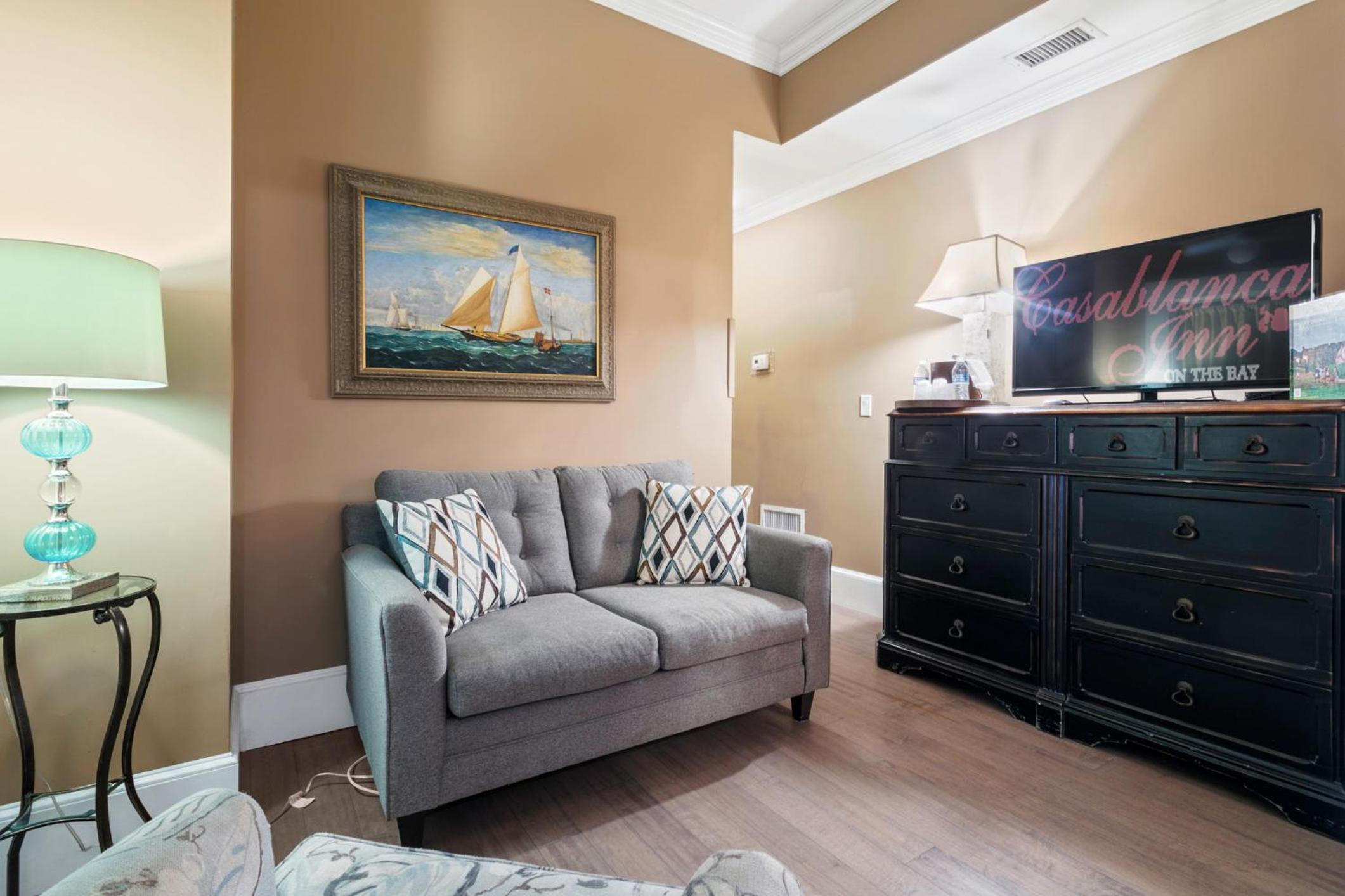 Queen Room photo 3