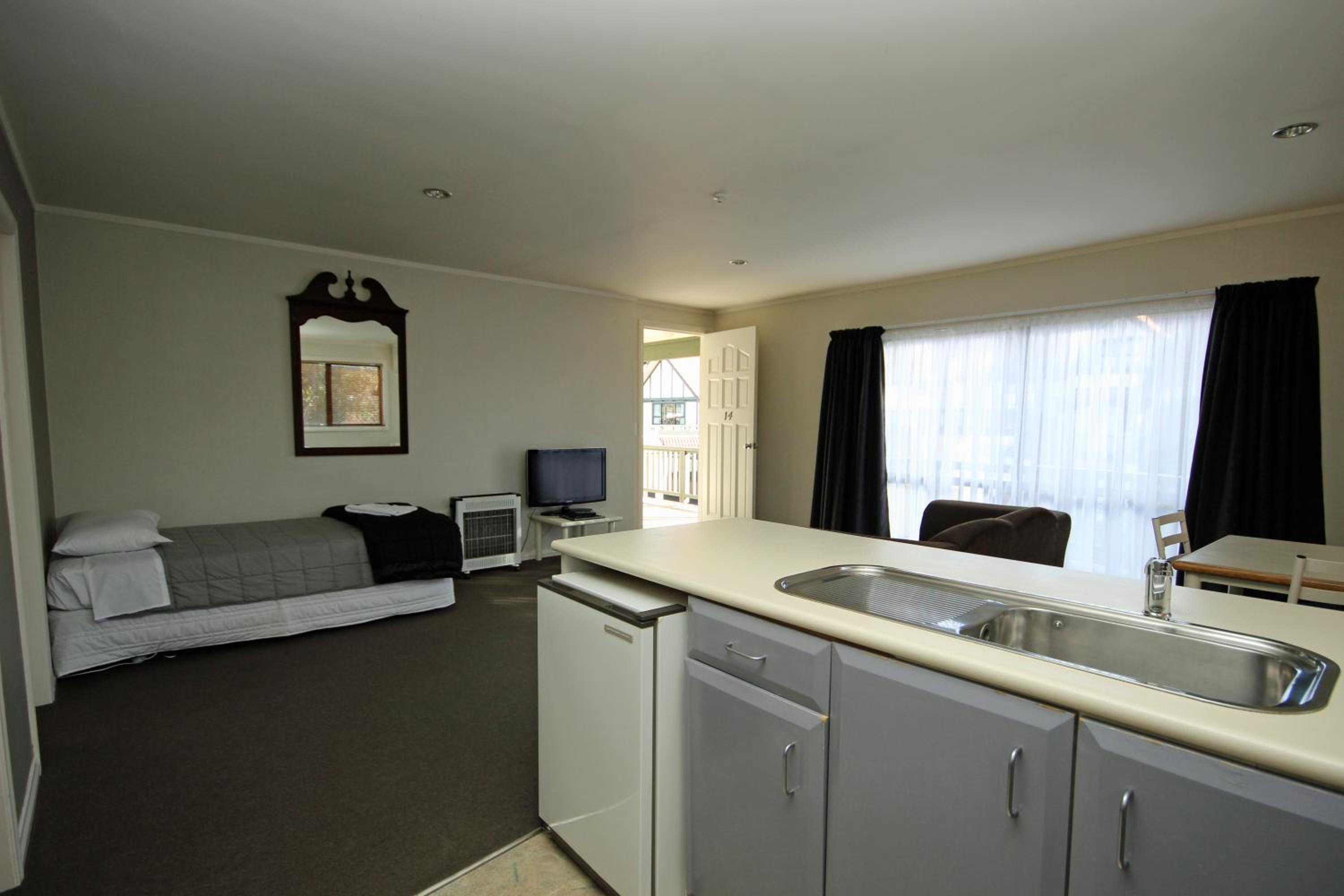 Executive One-Bedroom Suite photo 3