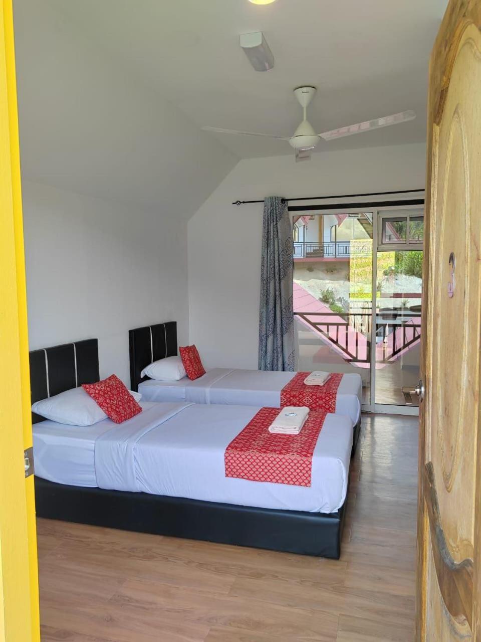 Twin Room With View