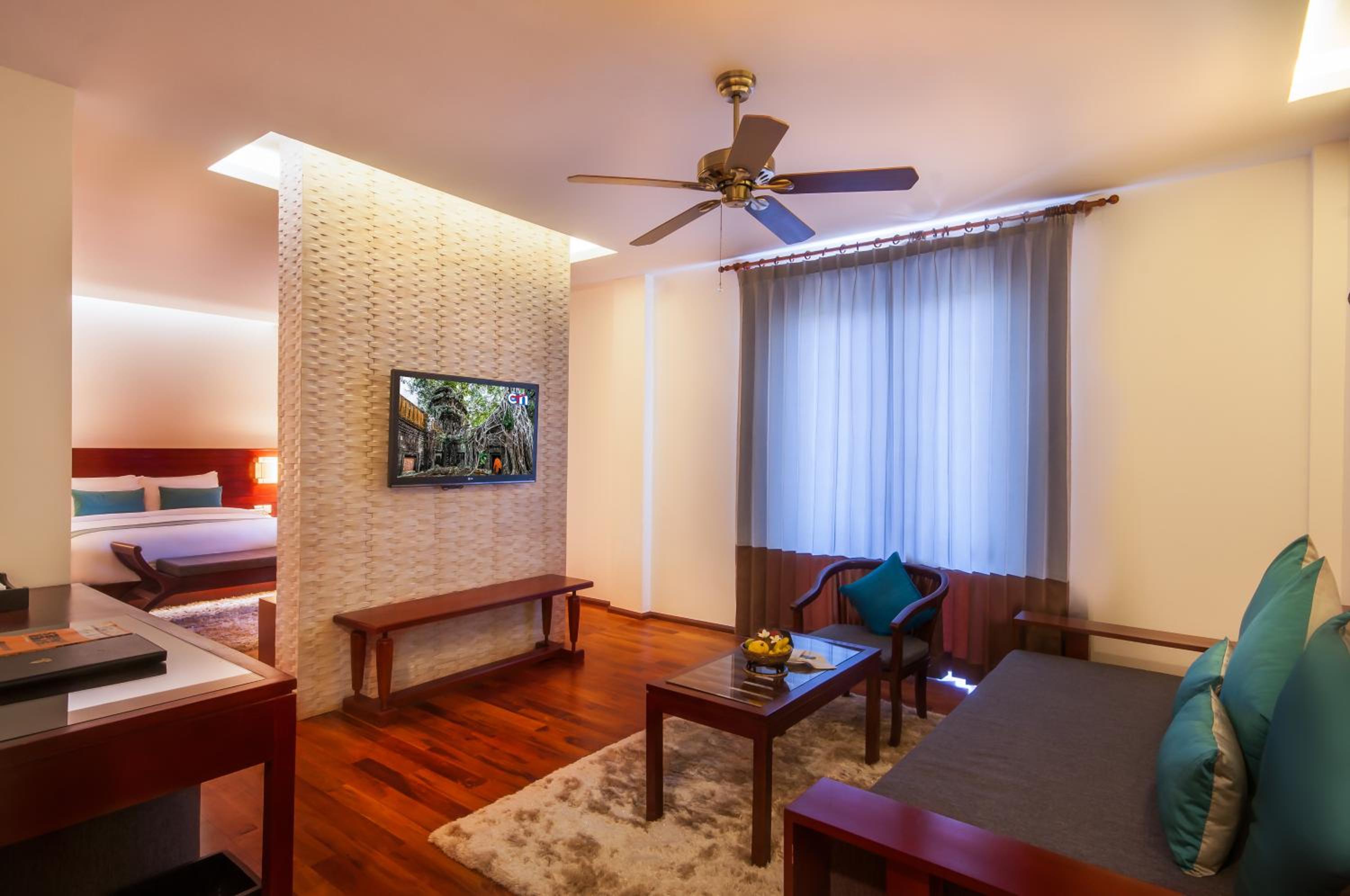 Elegant Suite - Photo 4