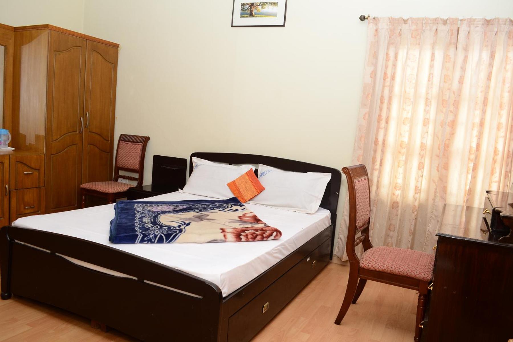 Deluxe King Room - Photo 2