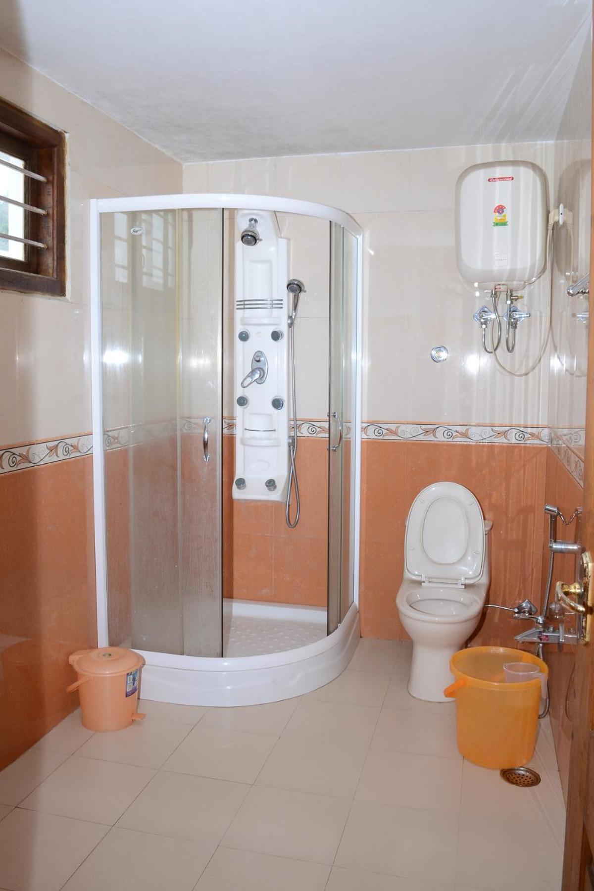 Deluxe King Room - Photo 5