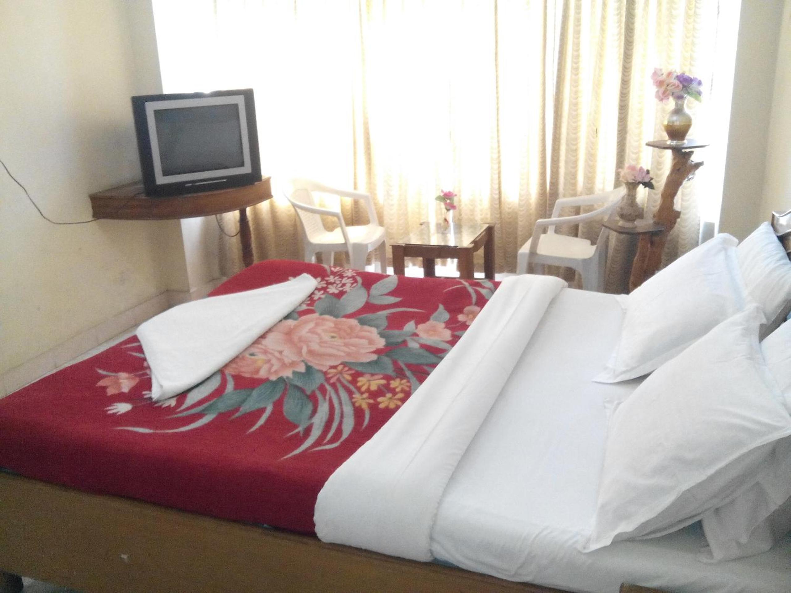 Deluxe Double Room - Photo 9