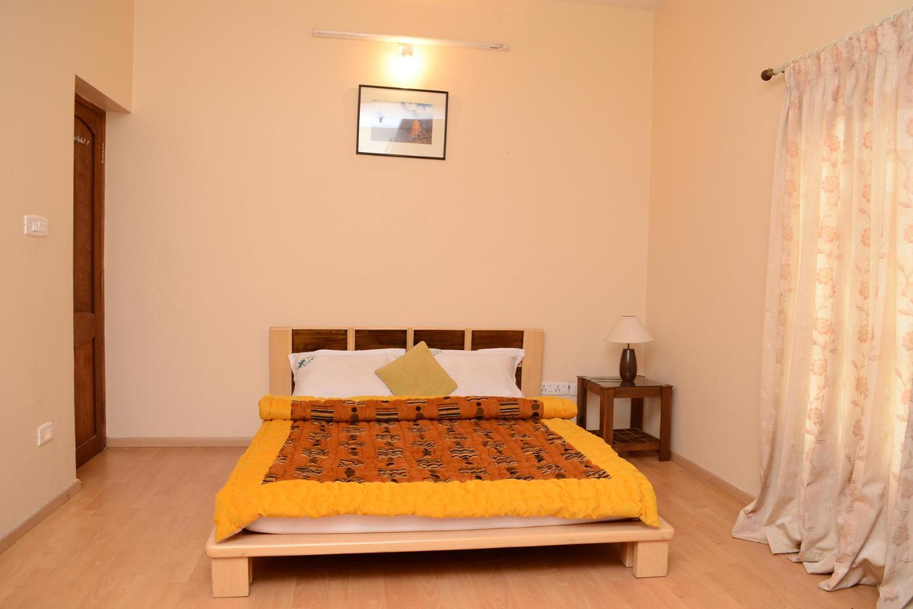 Deluxe King Room - Photo 3