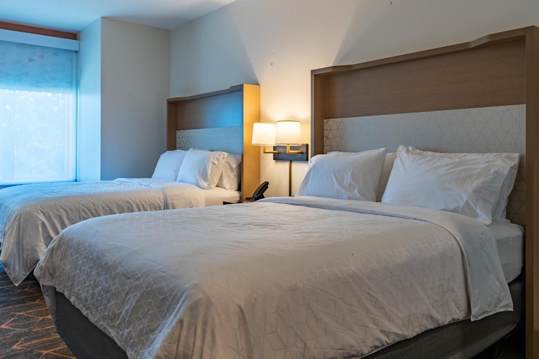Standard Queen Room with Two Queen Beds - Photo 1