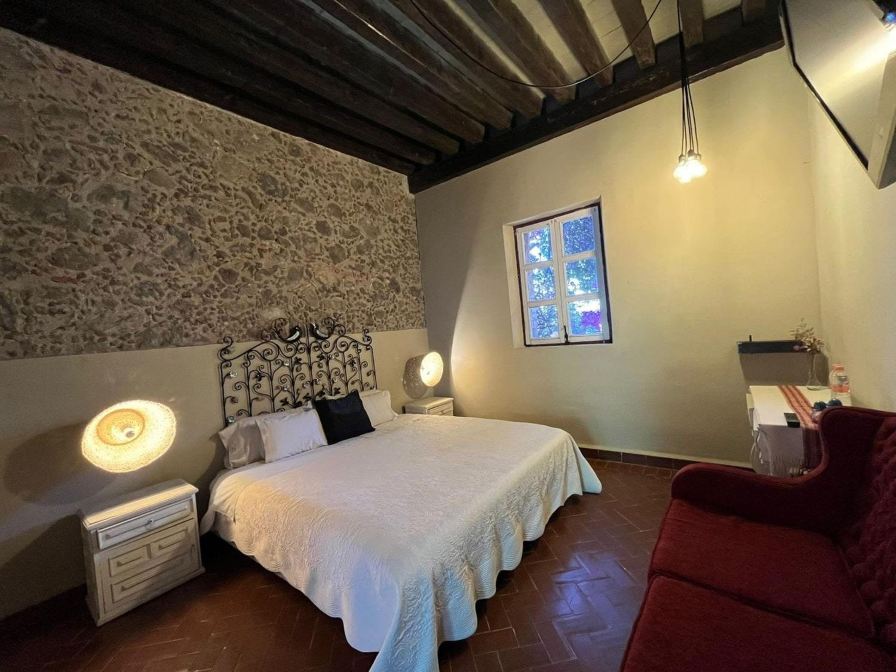 Deluxe Room - Photo 2