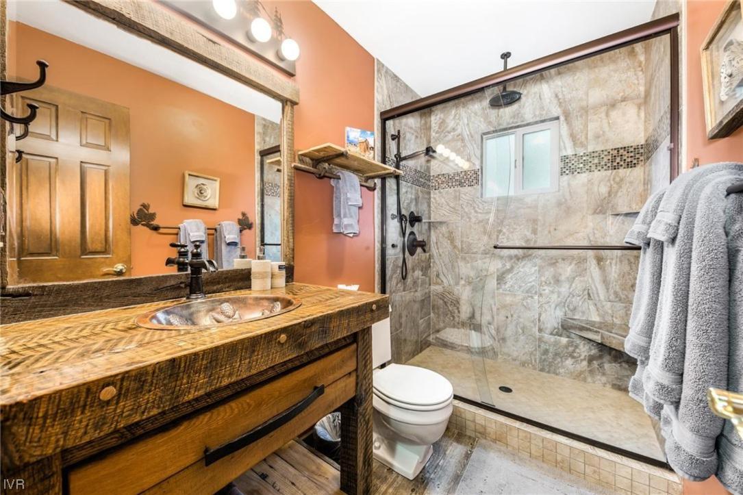 Three-Bedroom House photo 2