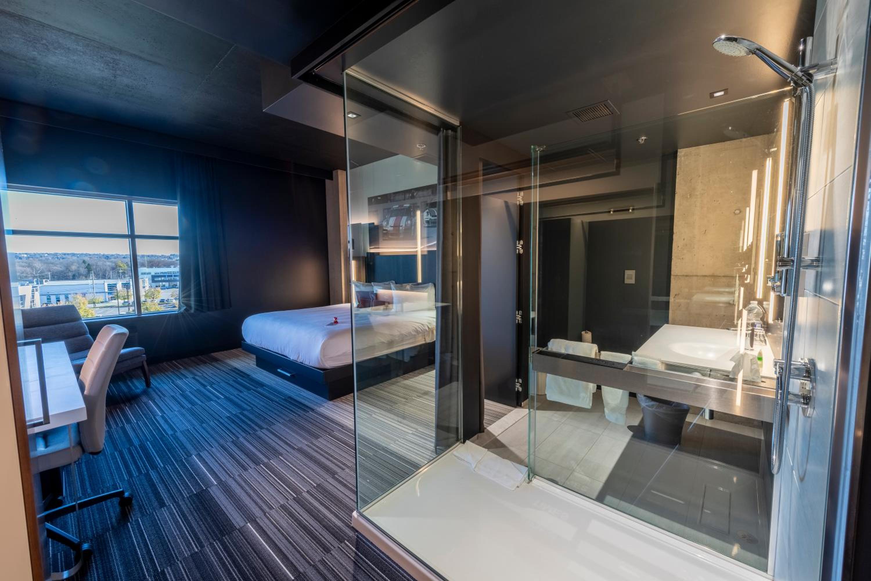 Superior King Room - Photo 4