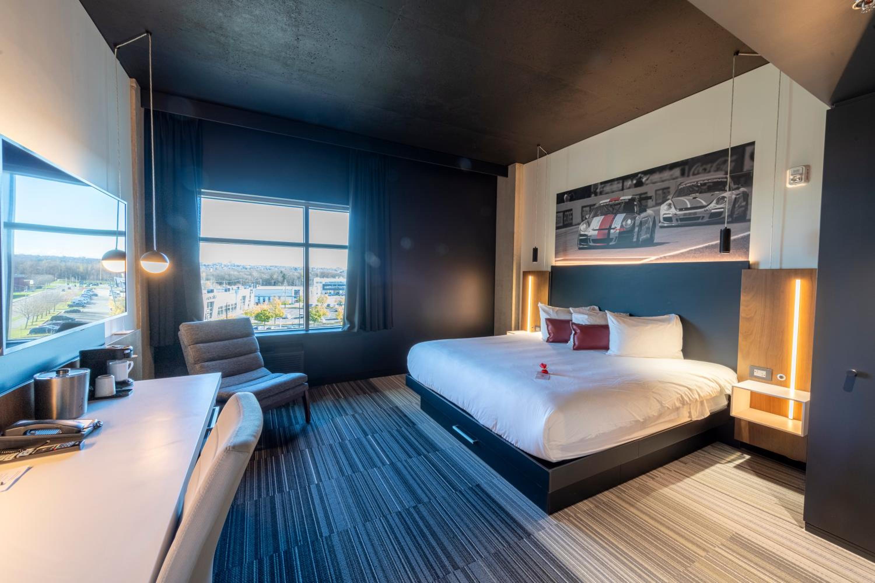 Superior King Room - Photo 3