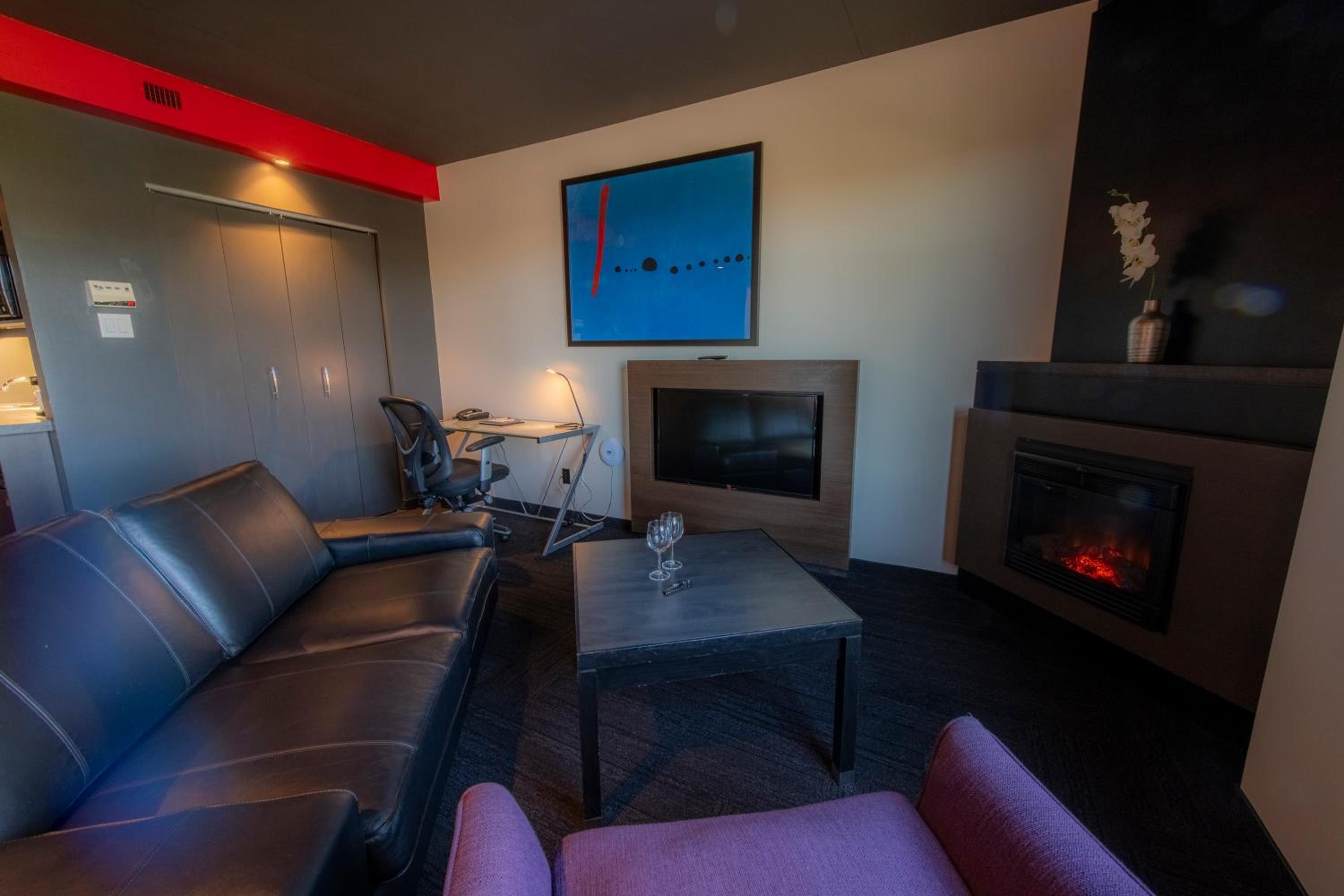 Prestige Suite - Photo 3