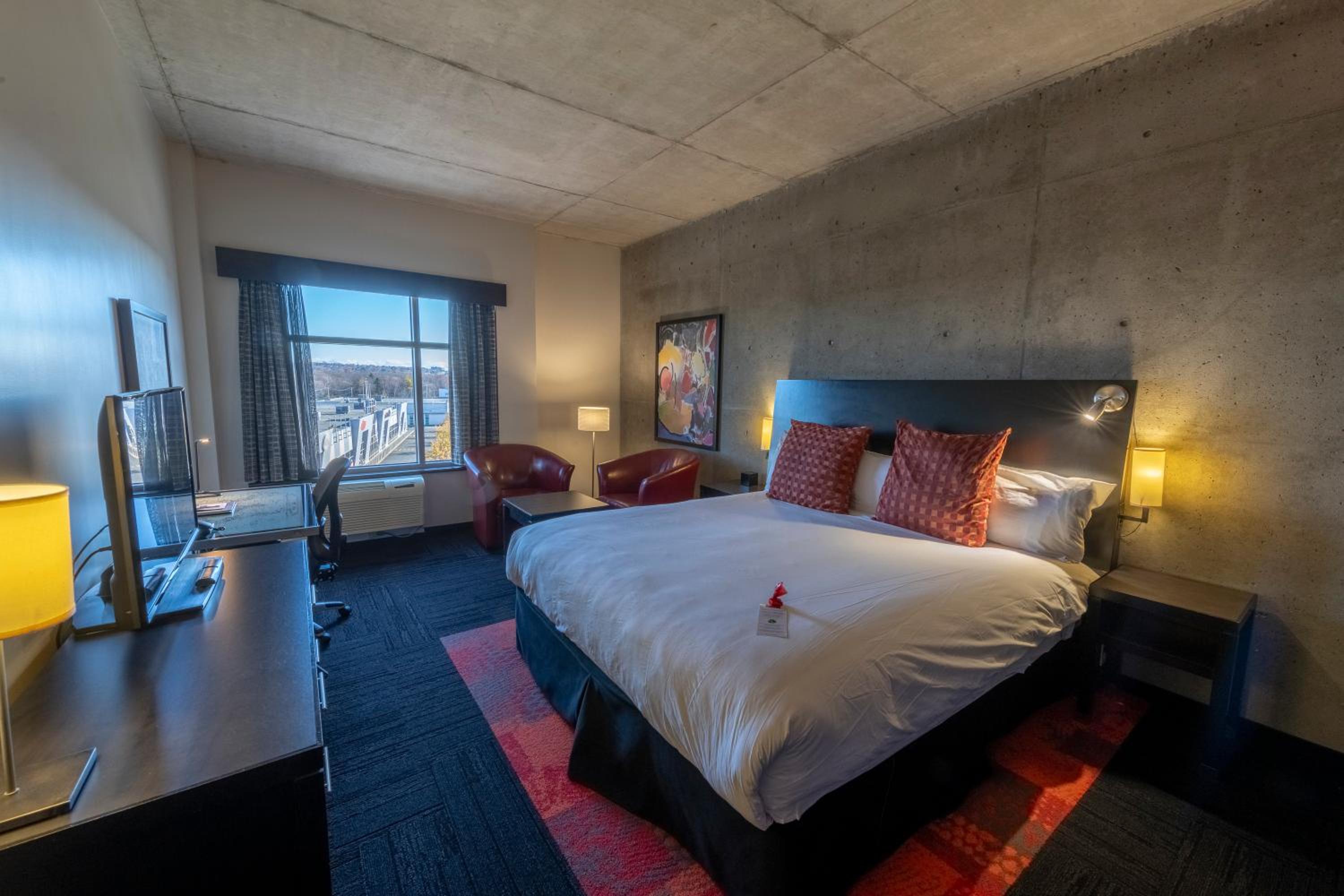 Executive Loft - Photo 1