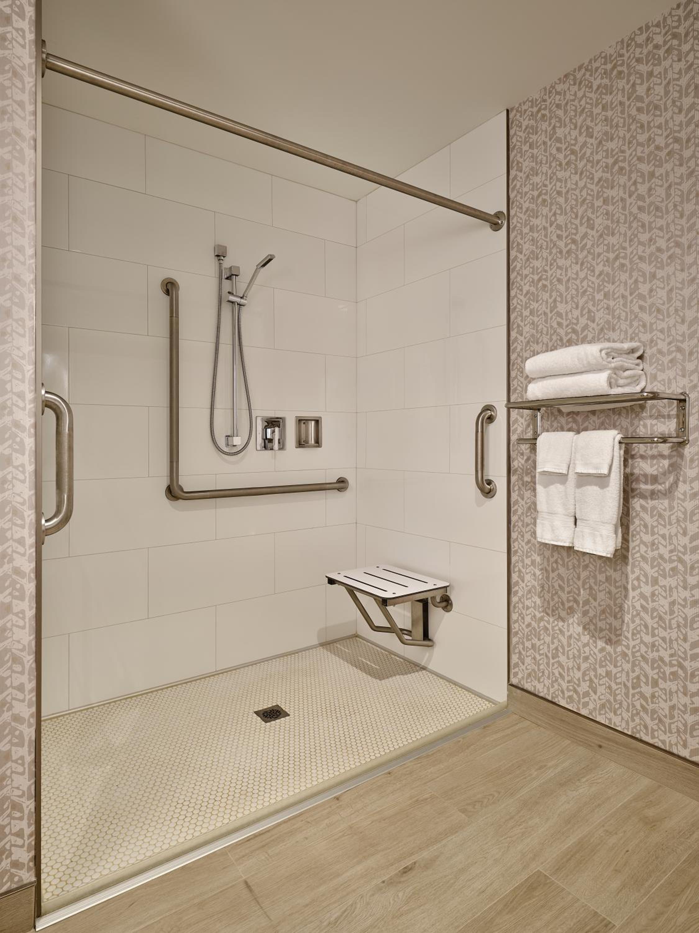 Accessible King - Casino View - Photo 4
