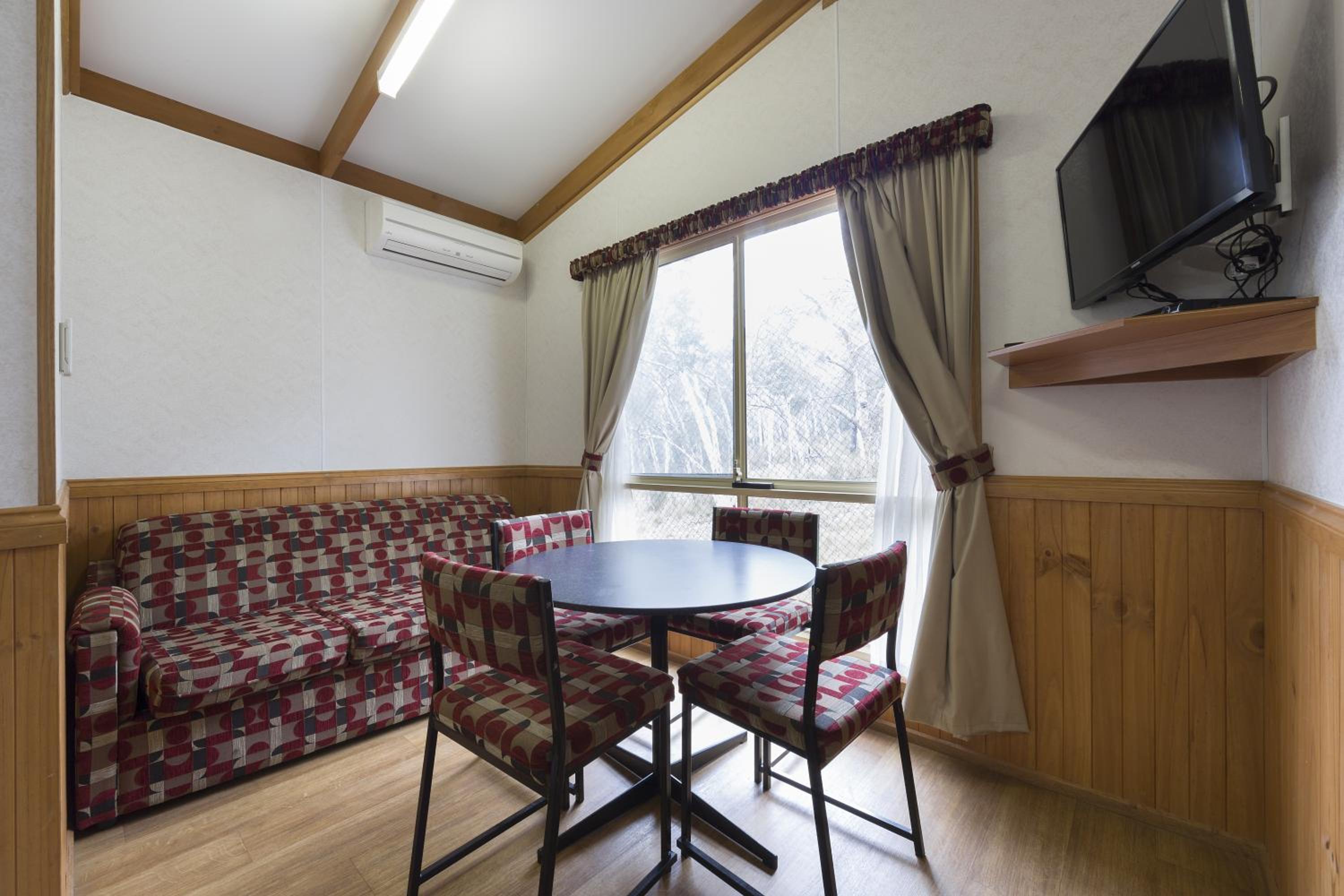 Ridge View Cabin (2 Bedroom) photo 1
