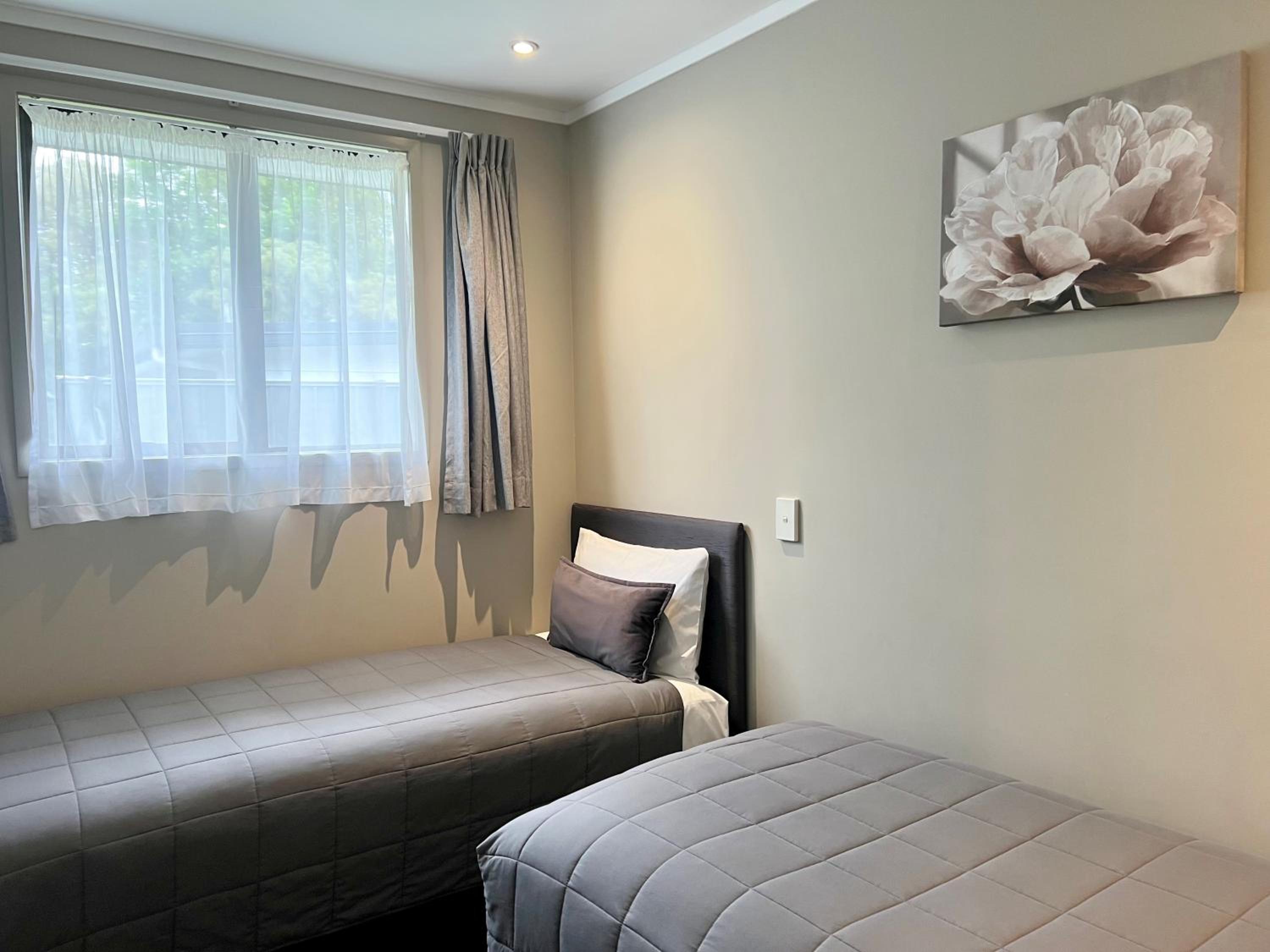 Premier Two-Bedroom Suite with Spa Bath photo 2