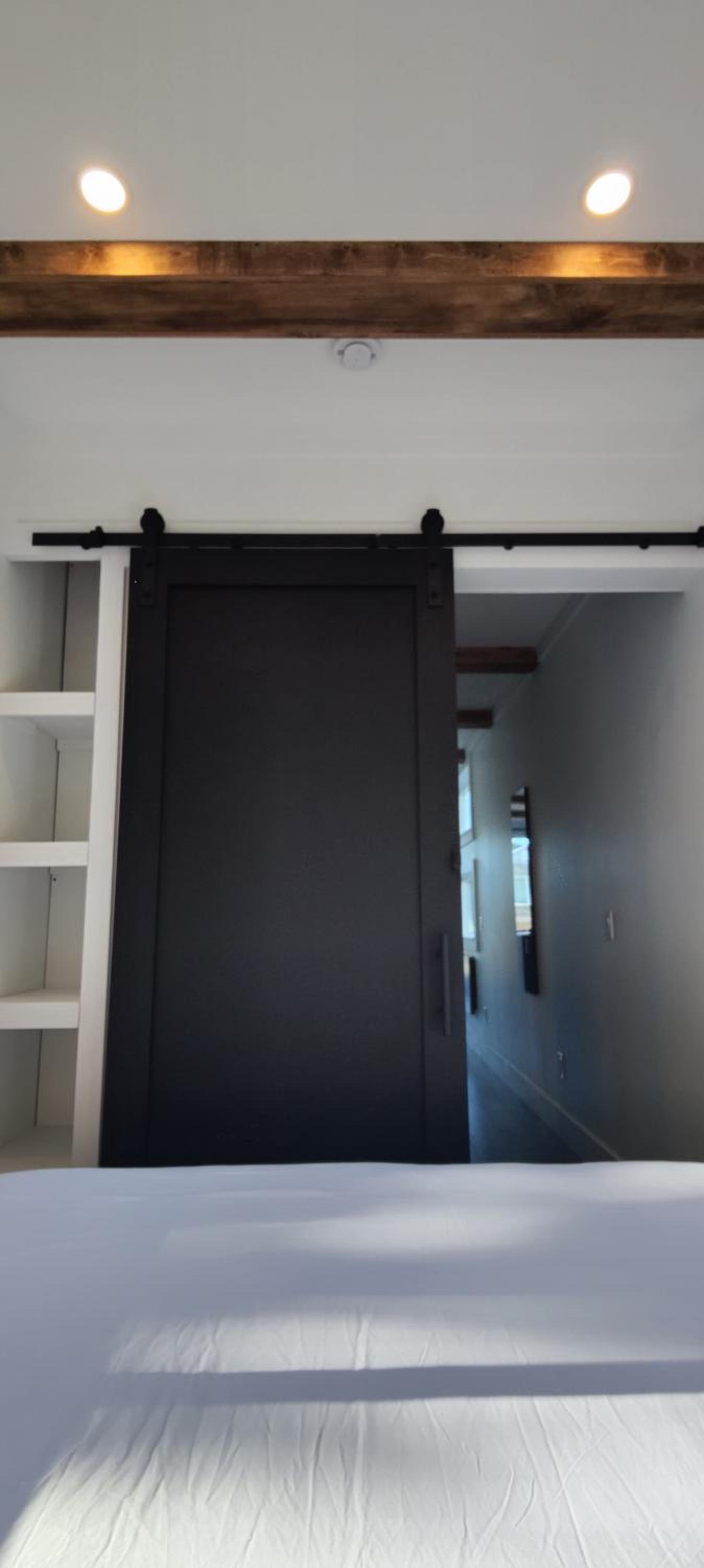 One-Bedroom House photo 1