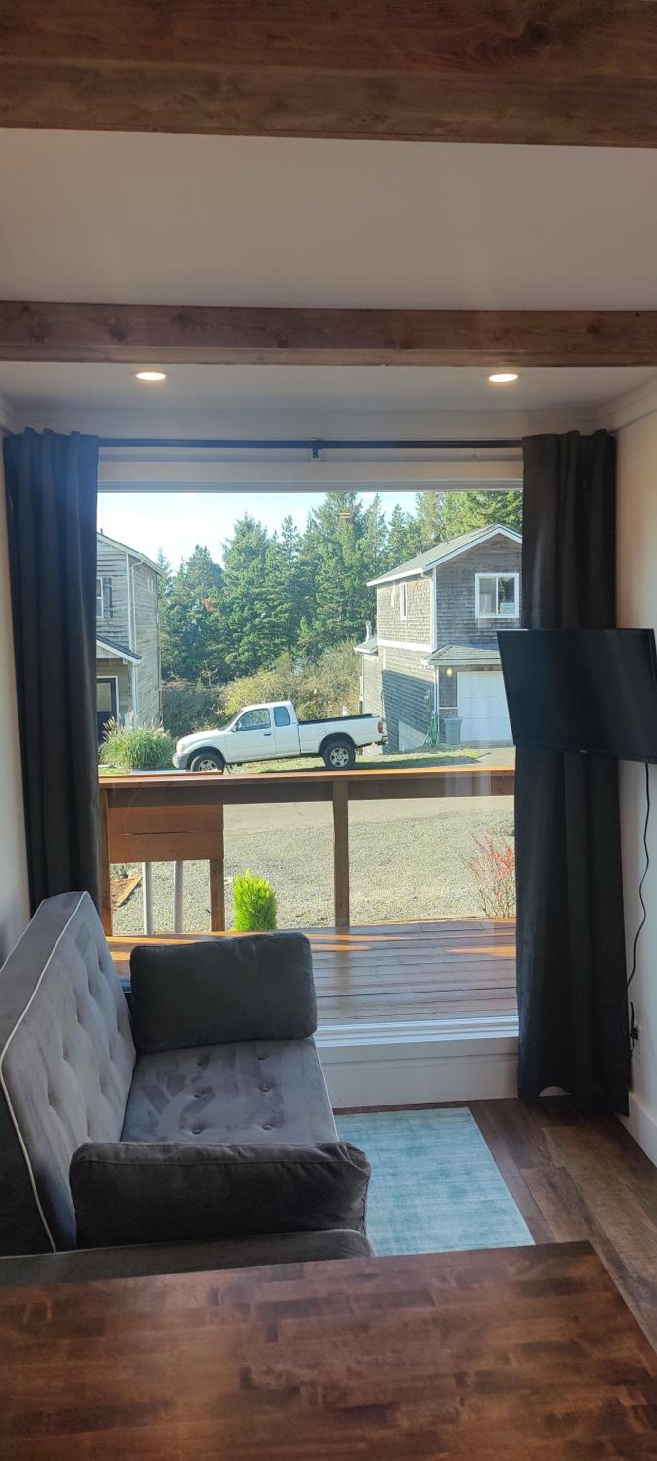 One-Bedroom House photo 3