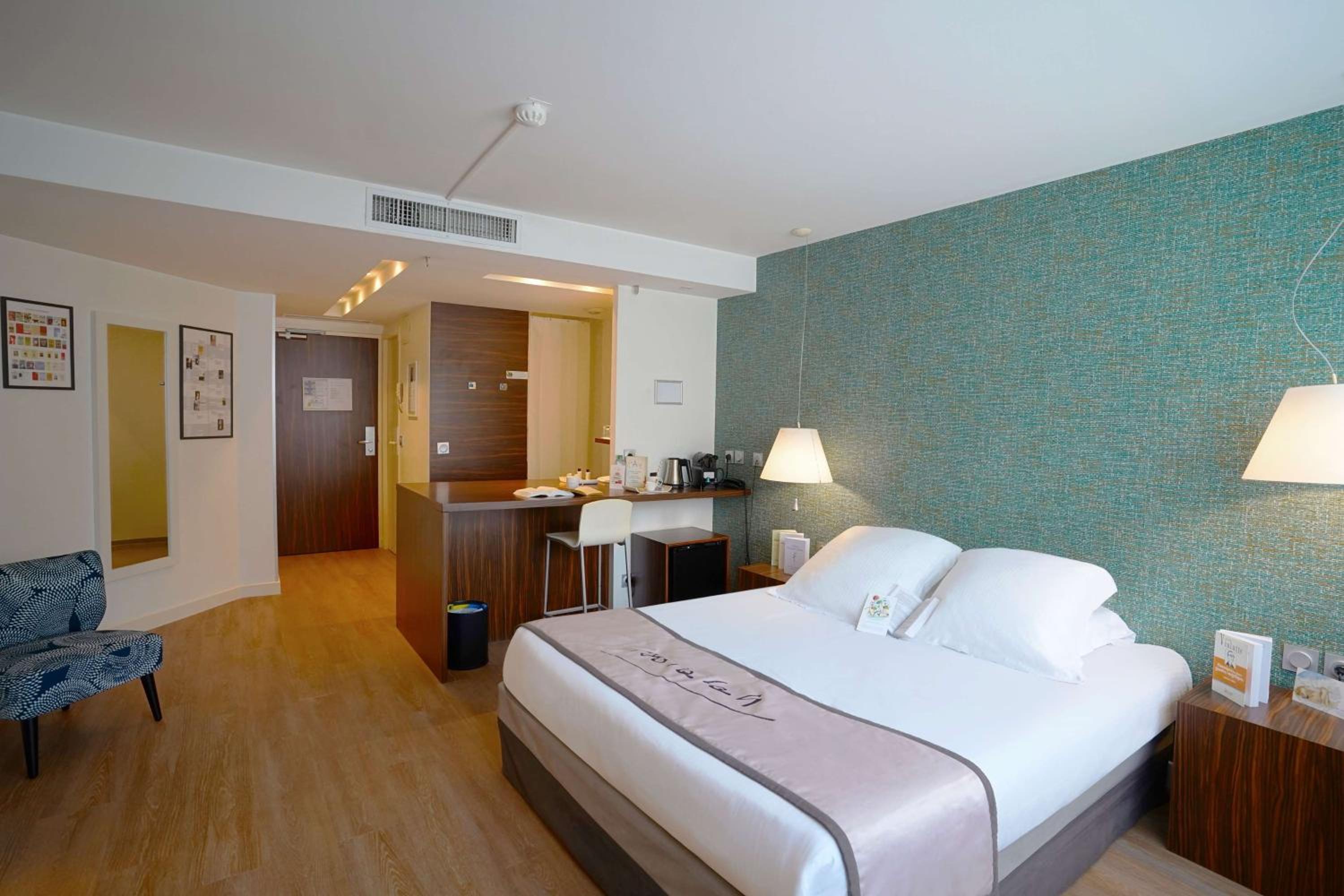 Executive Room - Photo 6