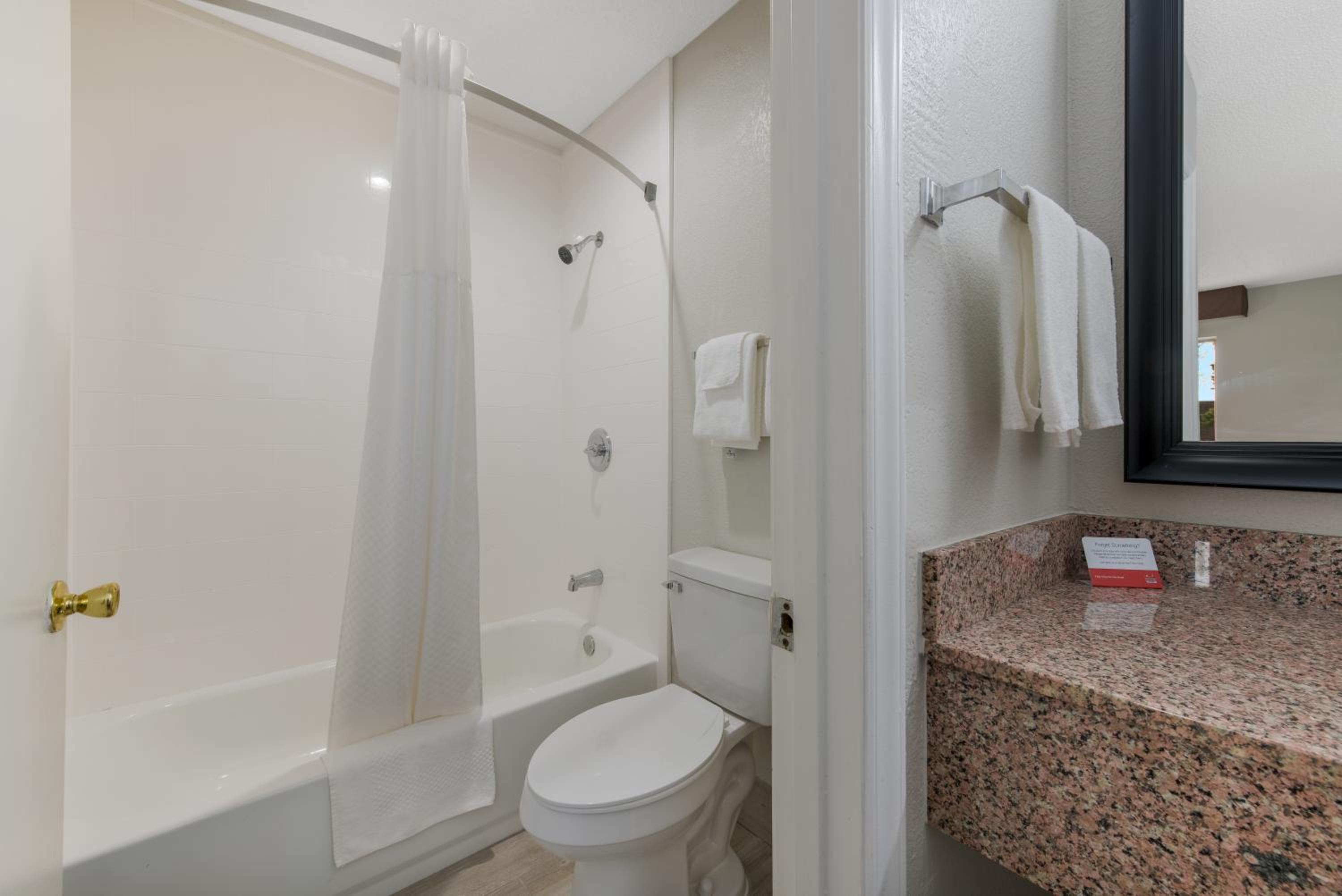 Double Room with Two Double Beds - Non Smoking photo 3