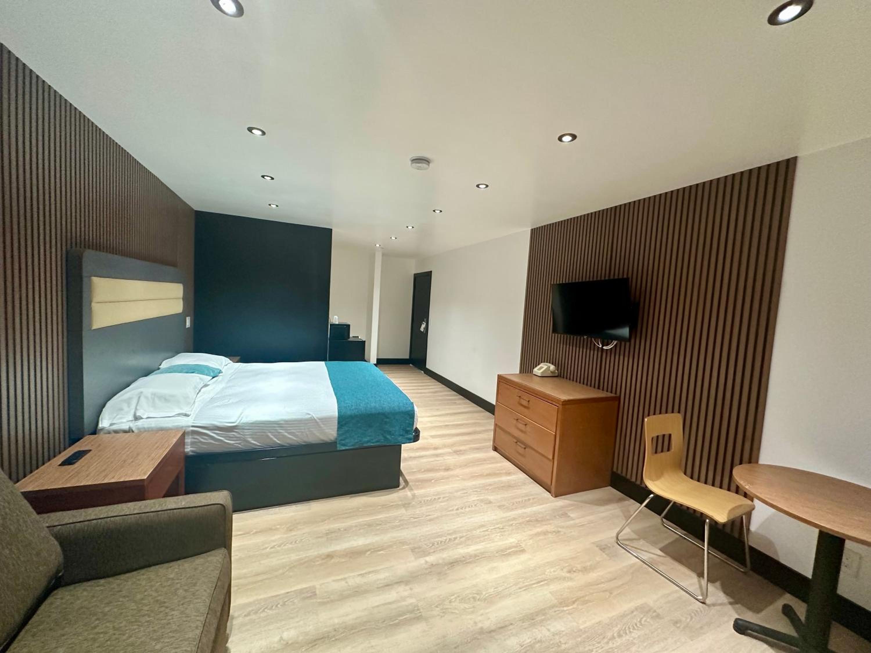 King Suite - Photo 4