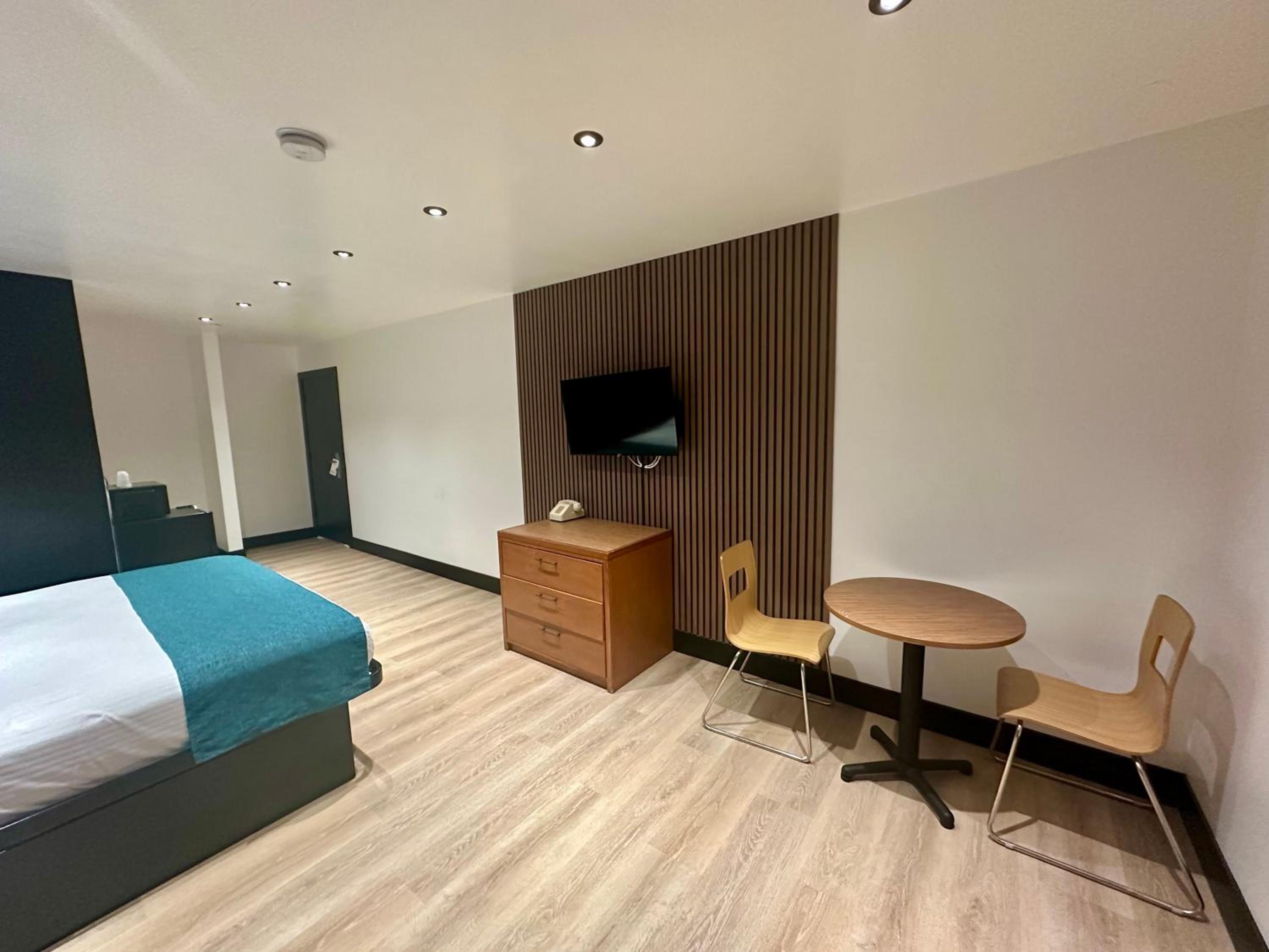 King Suite - Photo 5