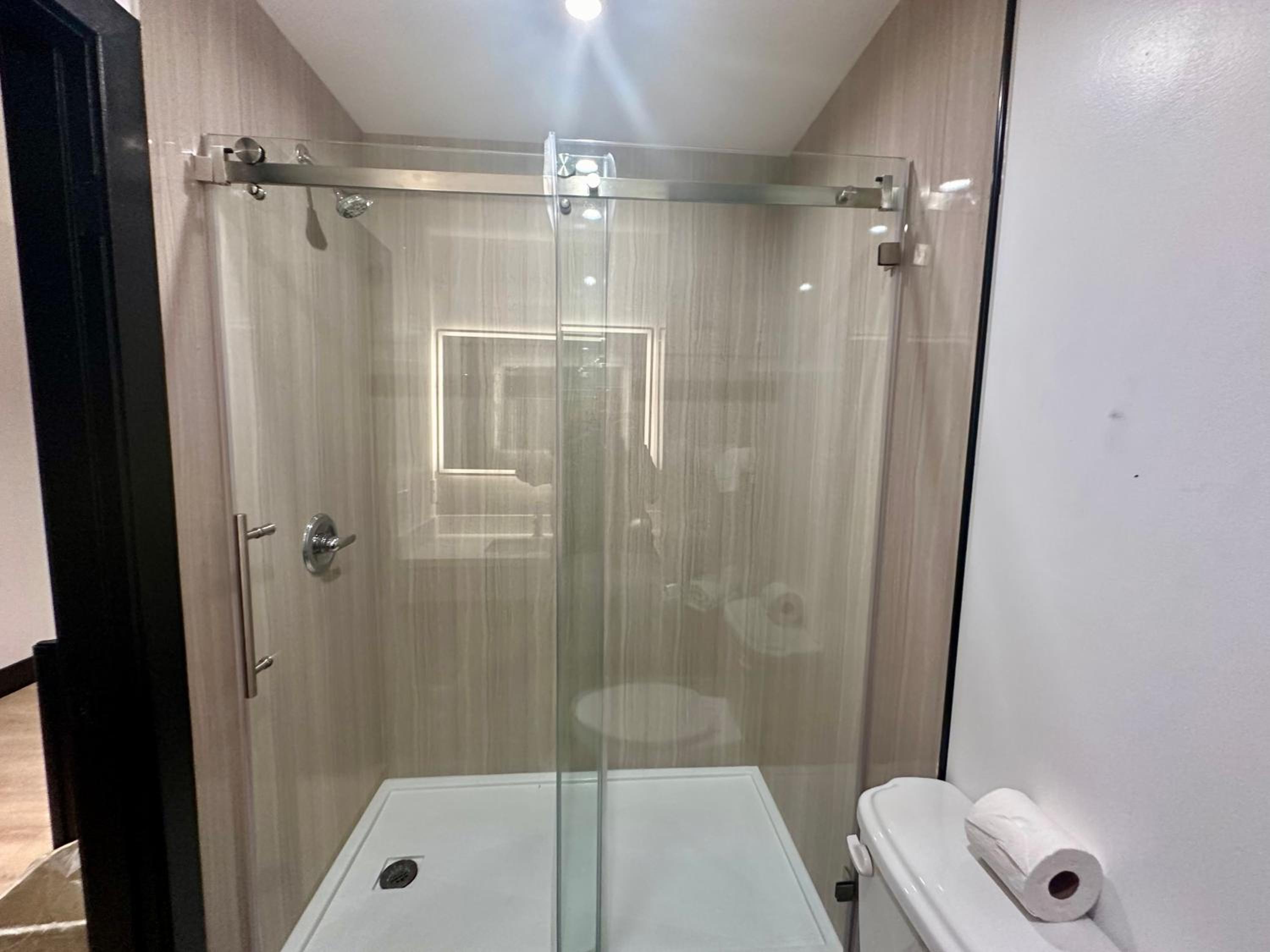 King Suite - Photo 7