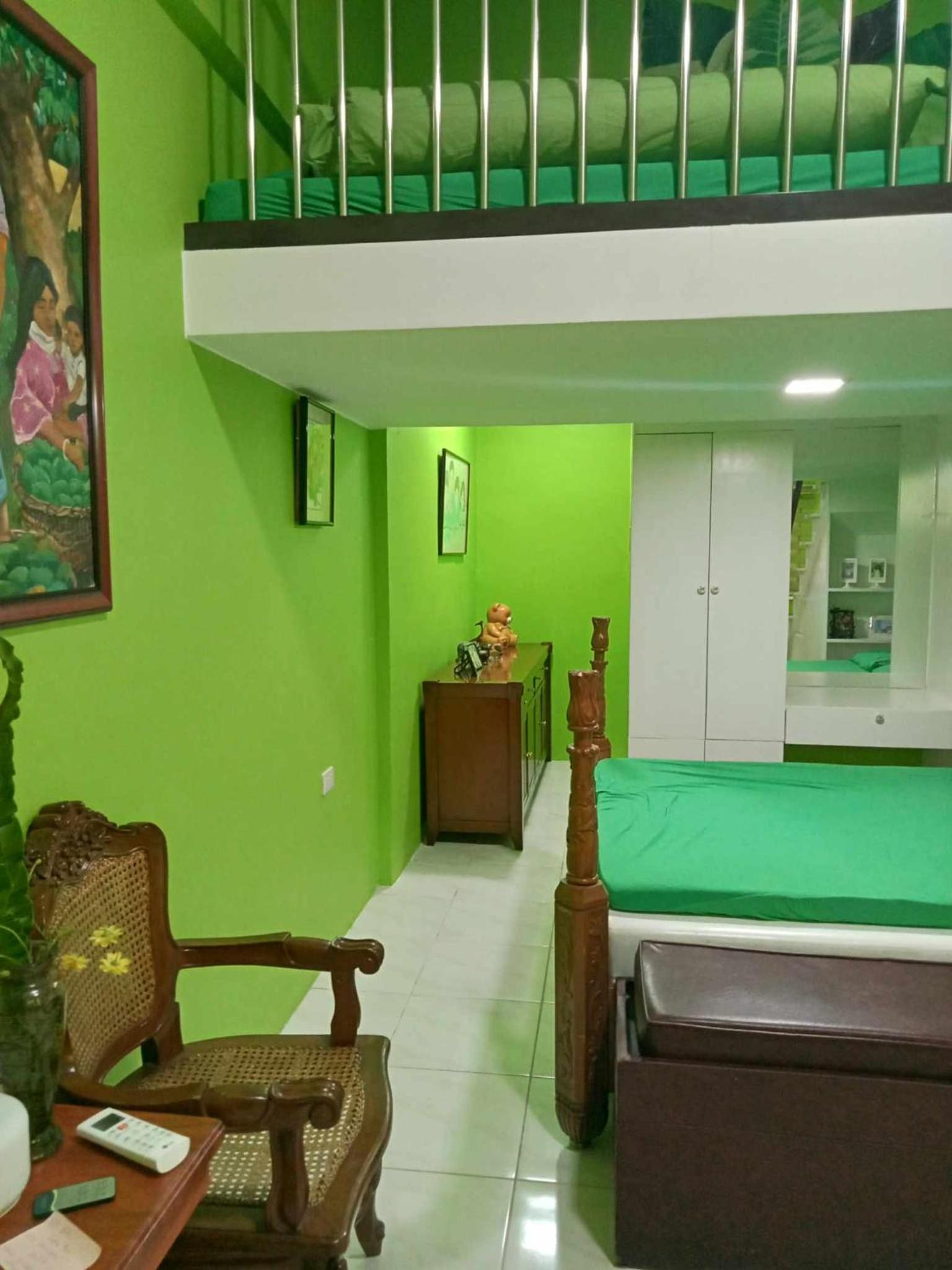Family Room photo 3