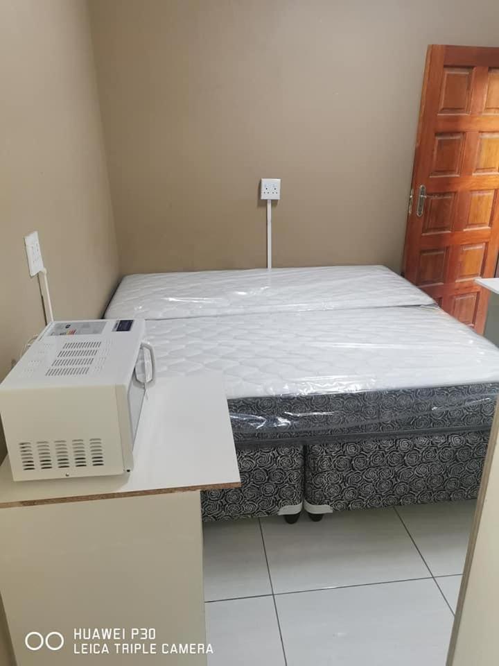 One-Bedroom House photo 1
