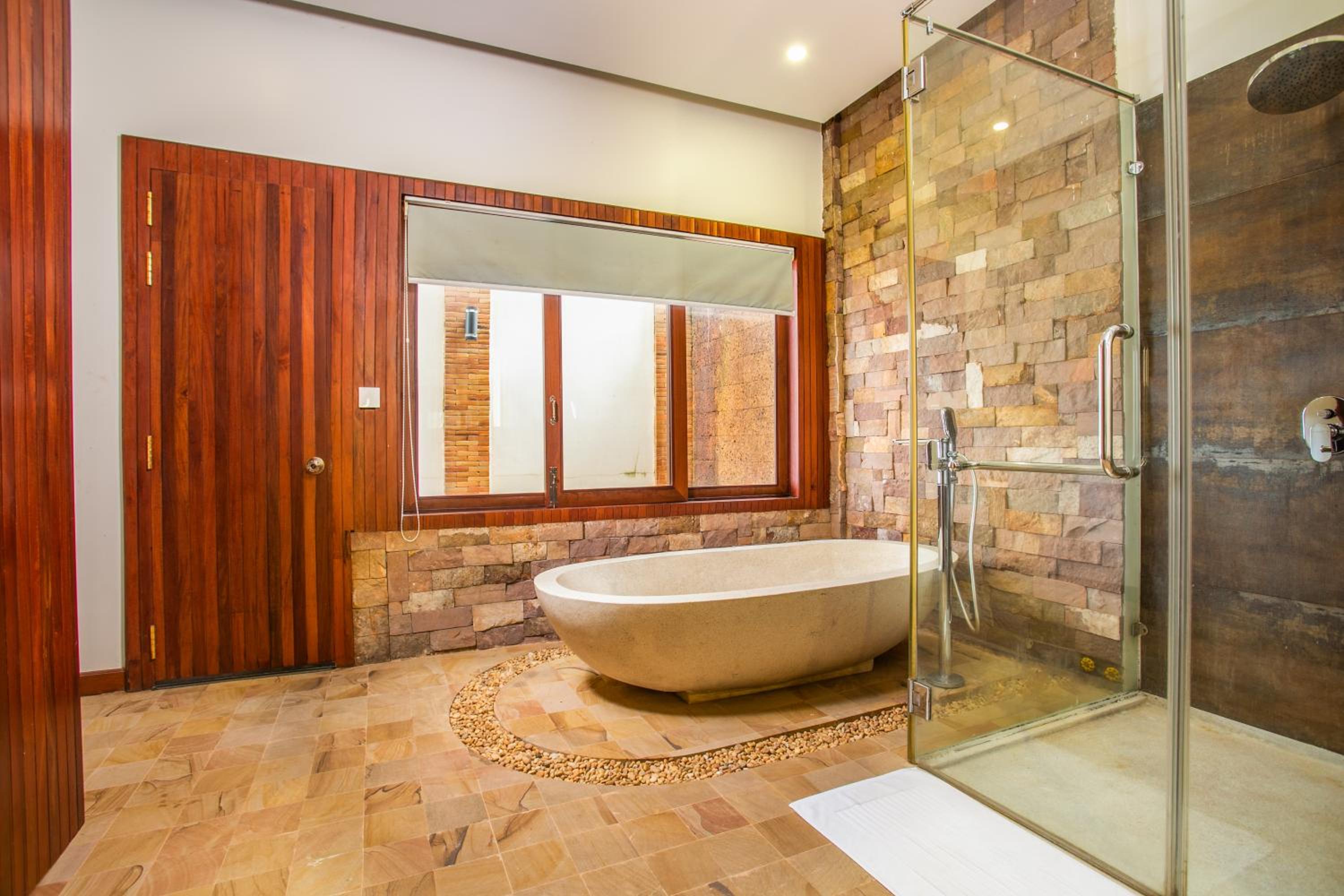 King Suite - Photo 5