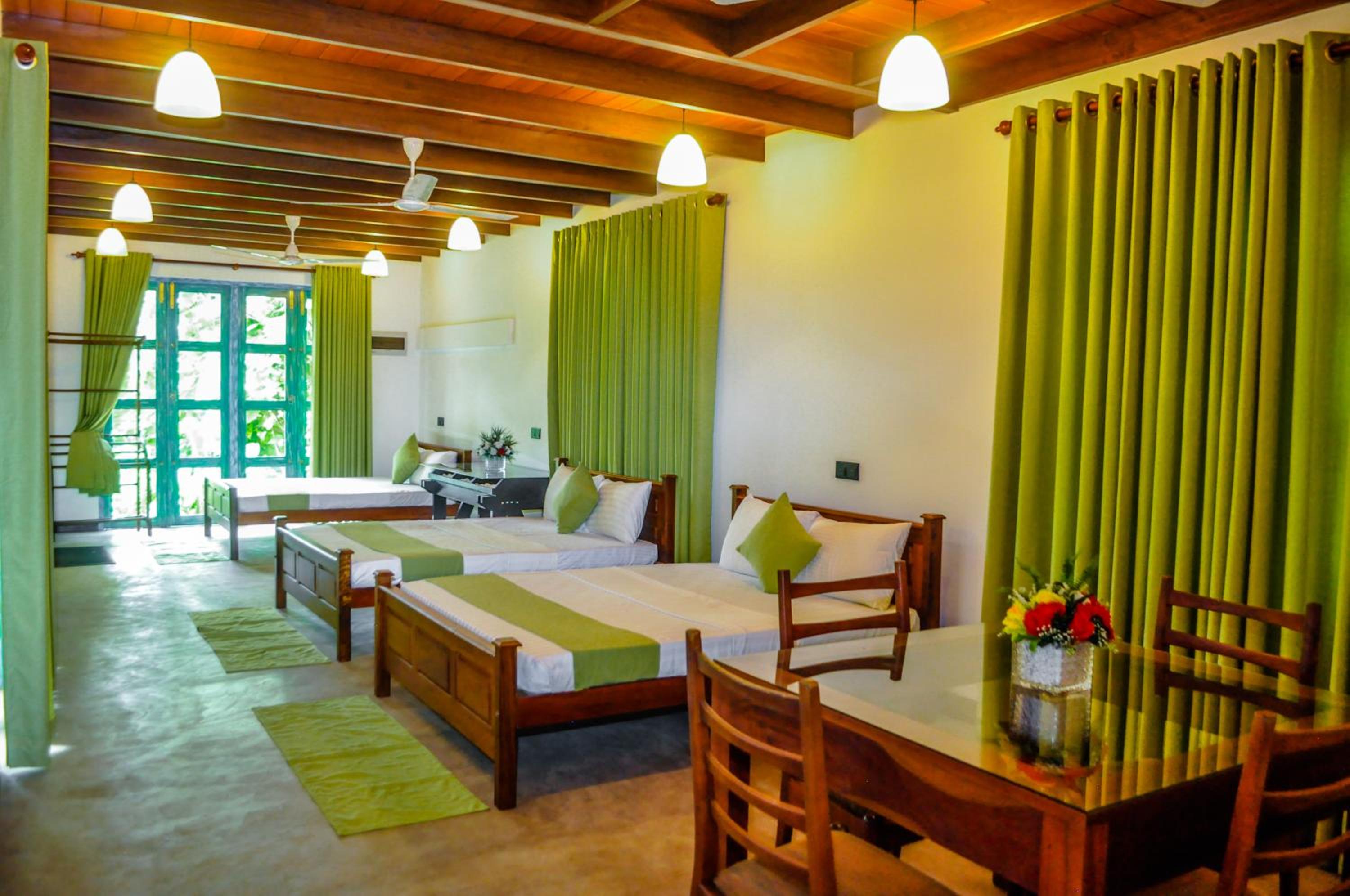 Deluxe Family Room
