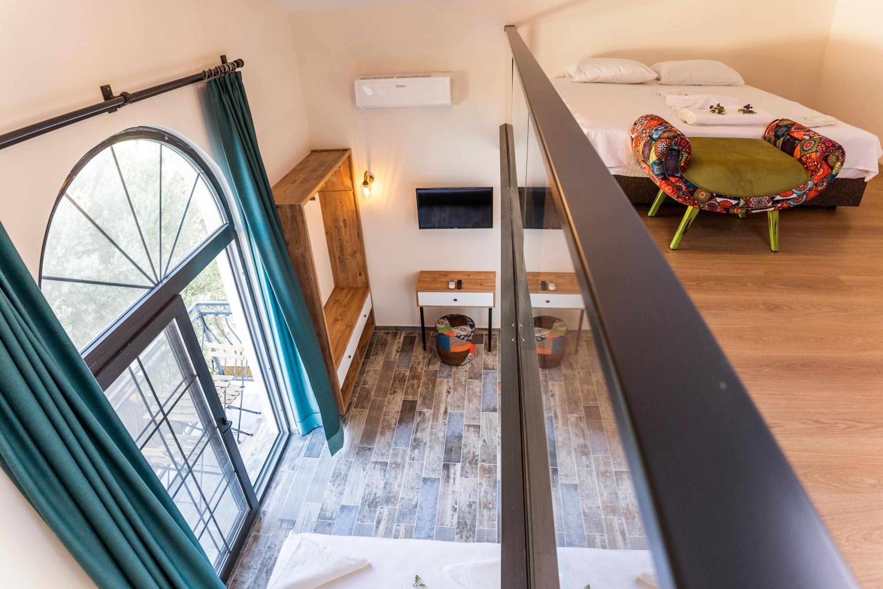 Deluxe Family Room