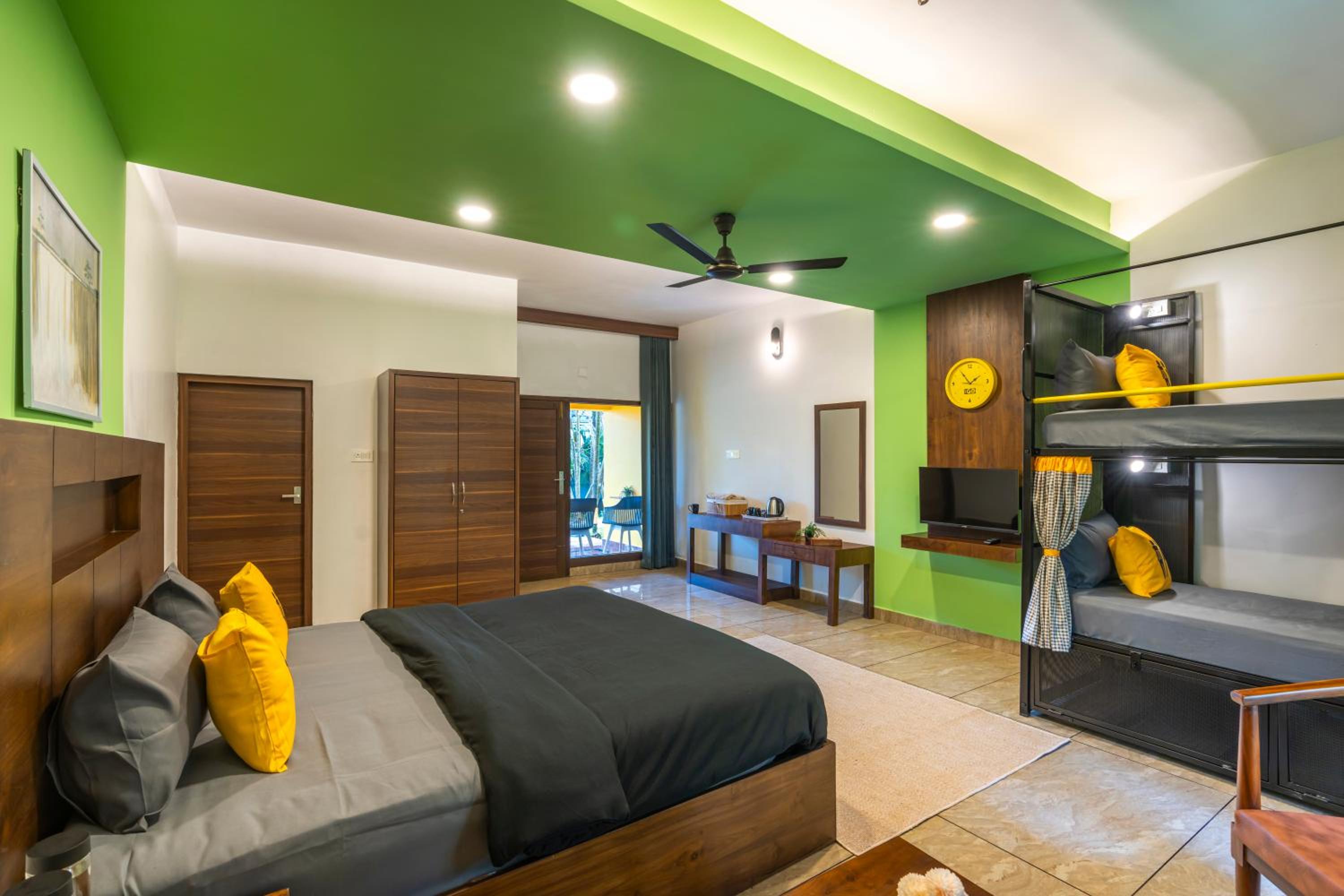Standard Quadruple Room - Photo 2