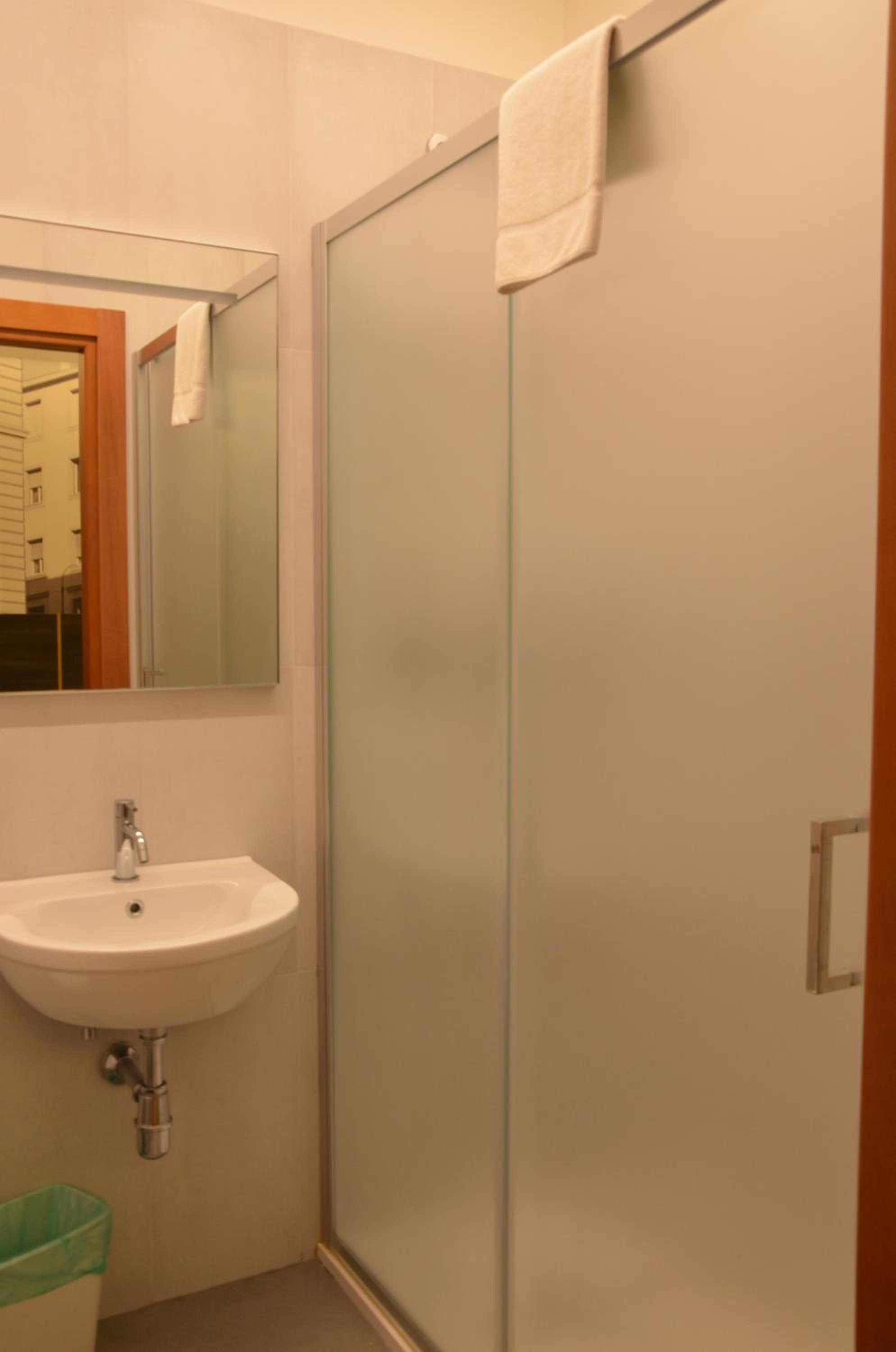 Small Twin Room photo 2
