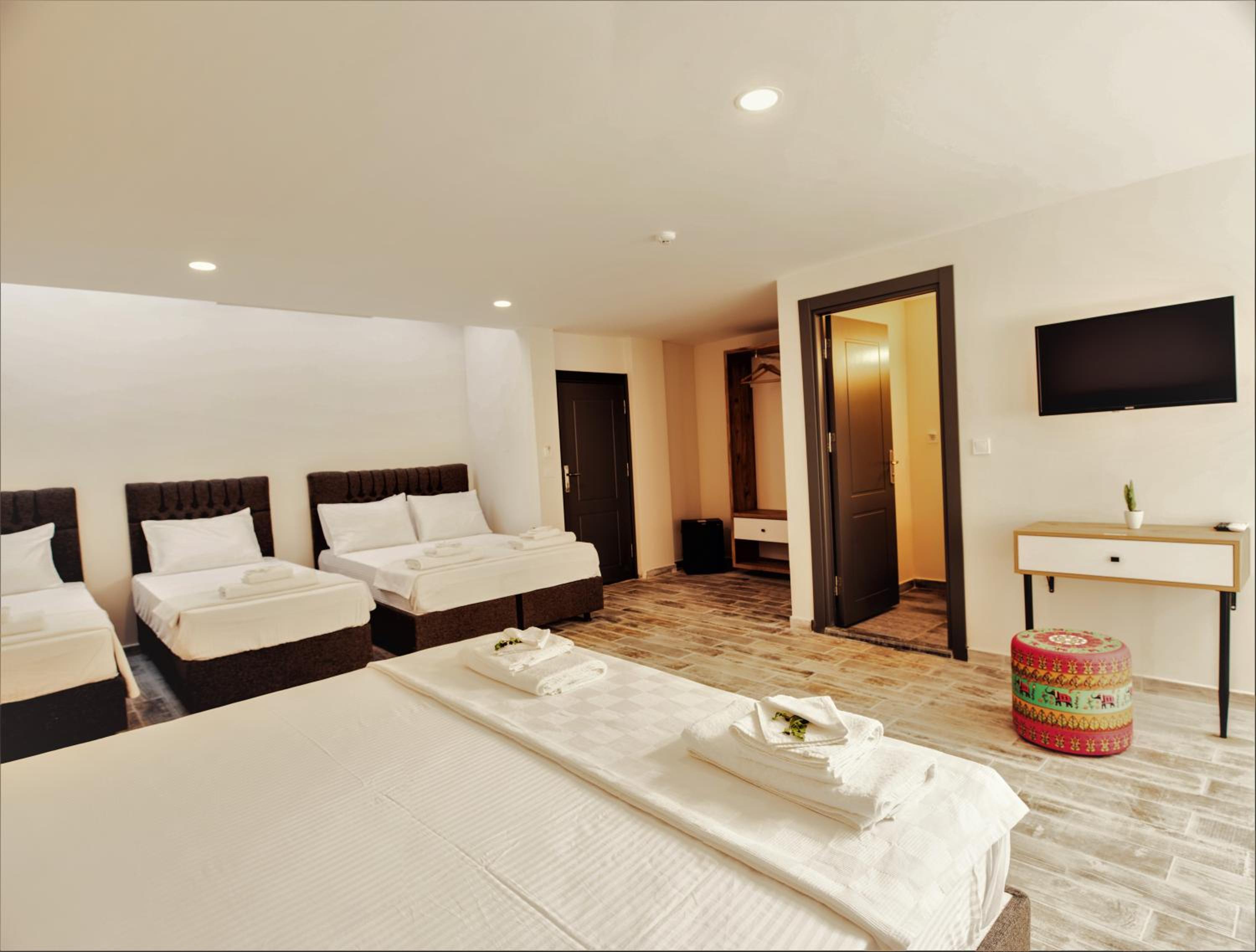 Economy Quadruple Room