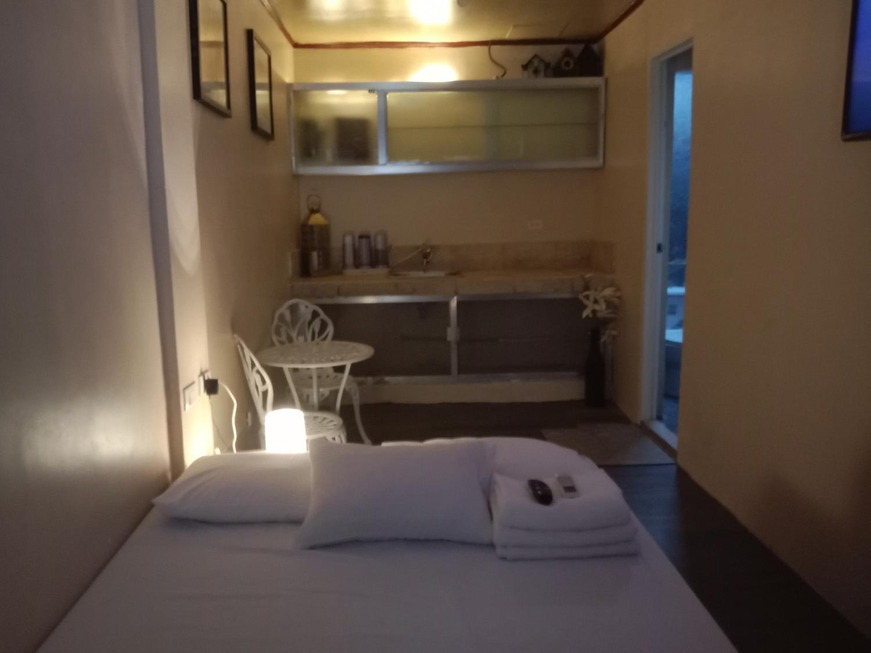 One-Bedroom Apartment - Photo 1