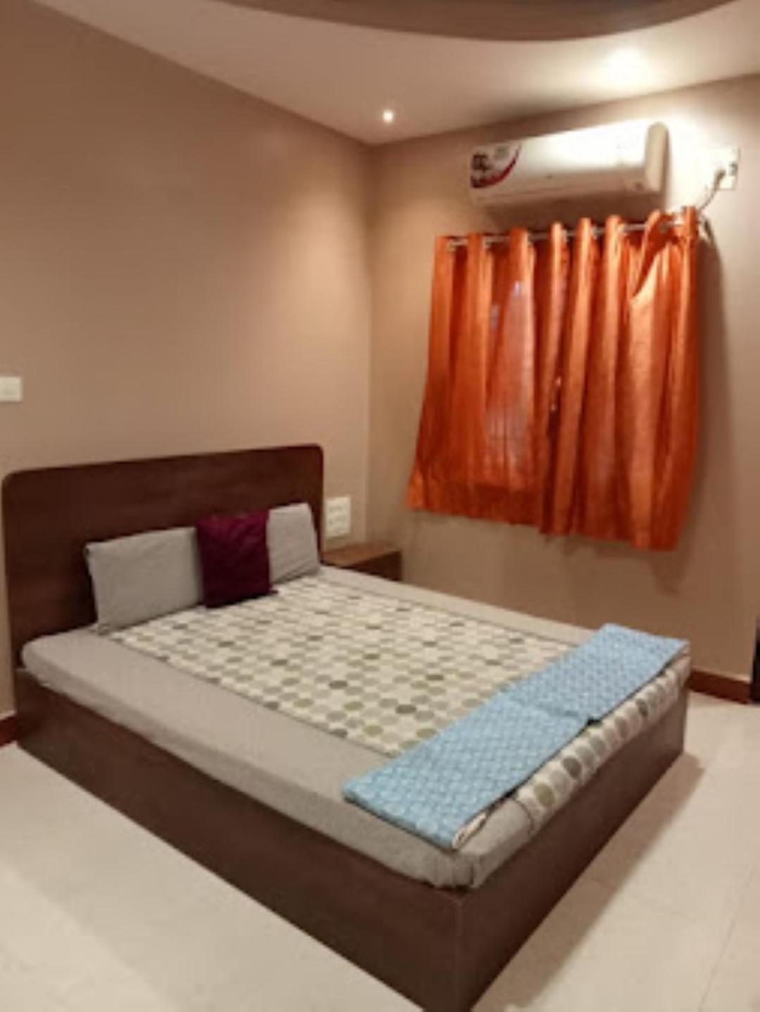 Deluxe King Room photo 2