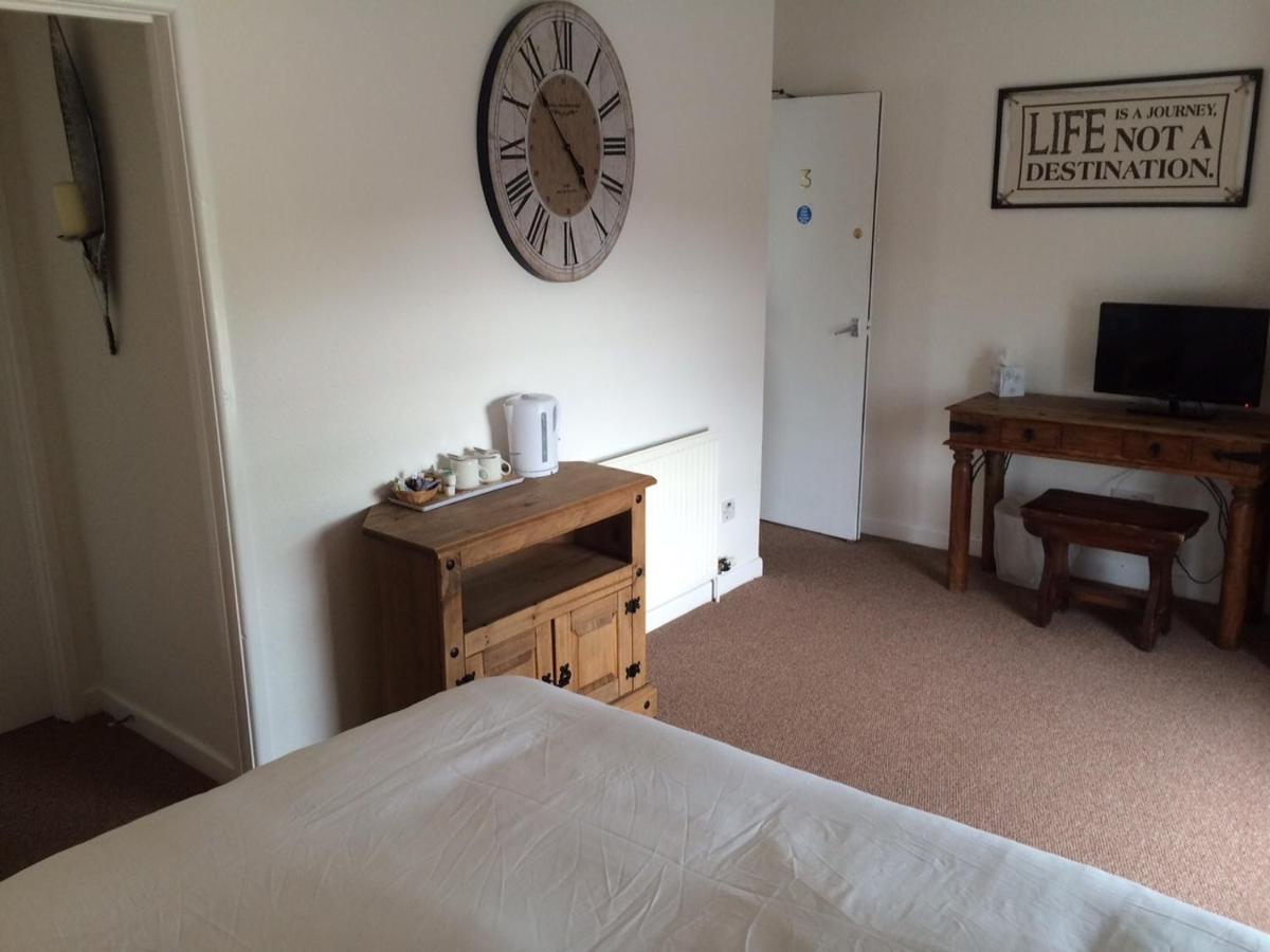 Double or Twin Room with Private Bathroom photo 3