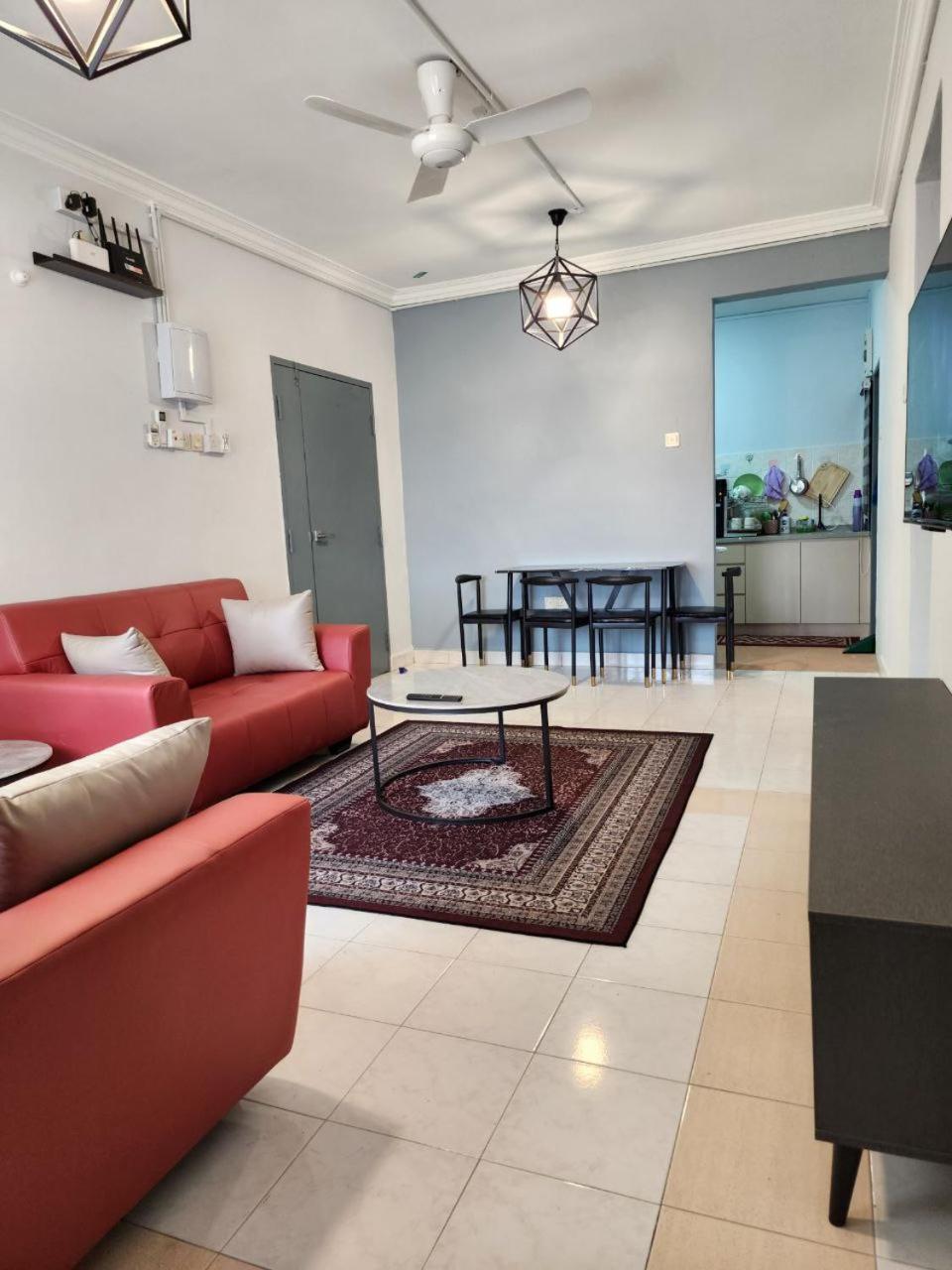 Three-Bedroom Apartment photo 1