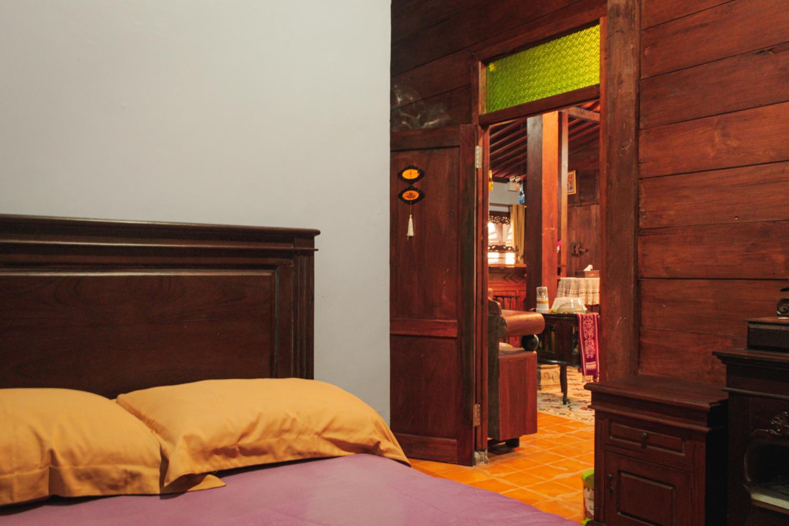 Suite - Photo 1