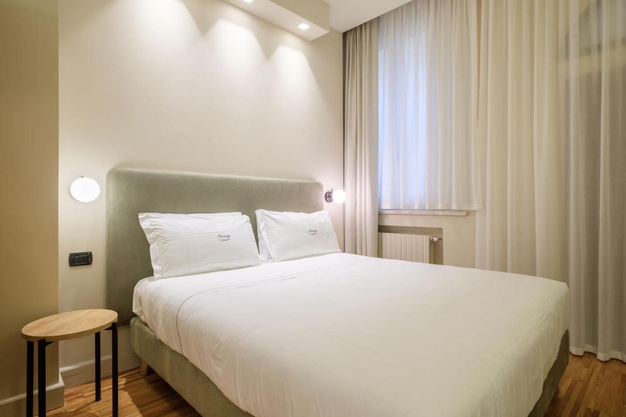 Available room thumbnail 6